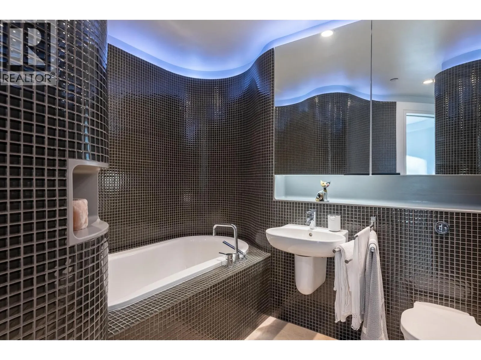 1507 838 W HASTINGS STREET