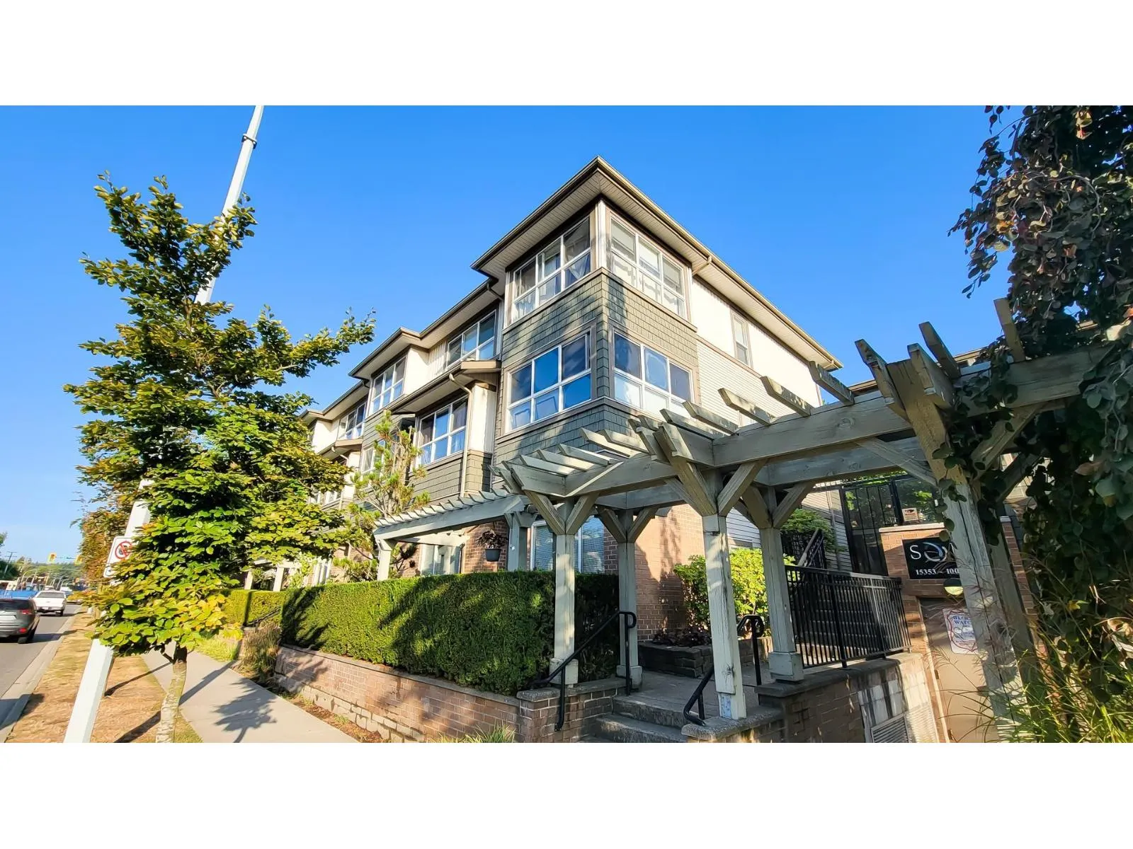 47 15353 100 AVENUE