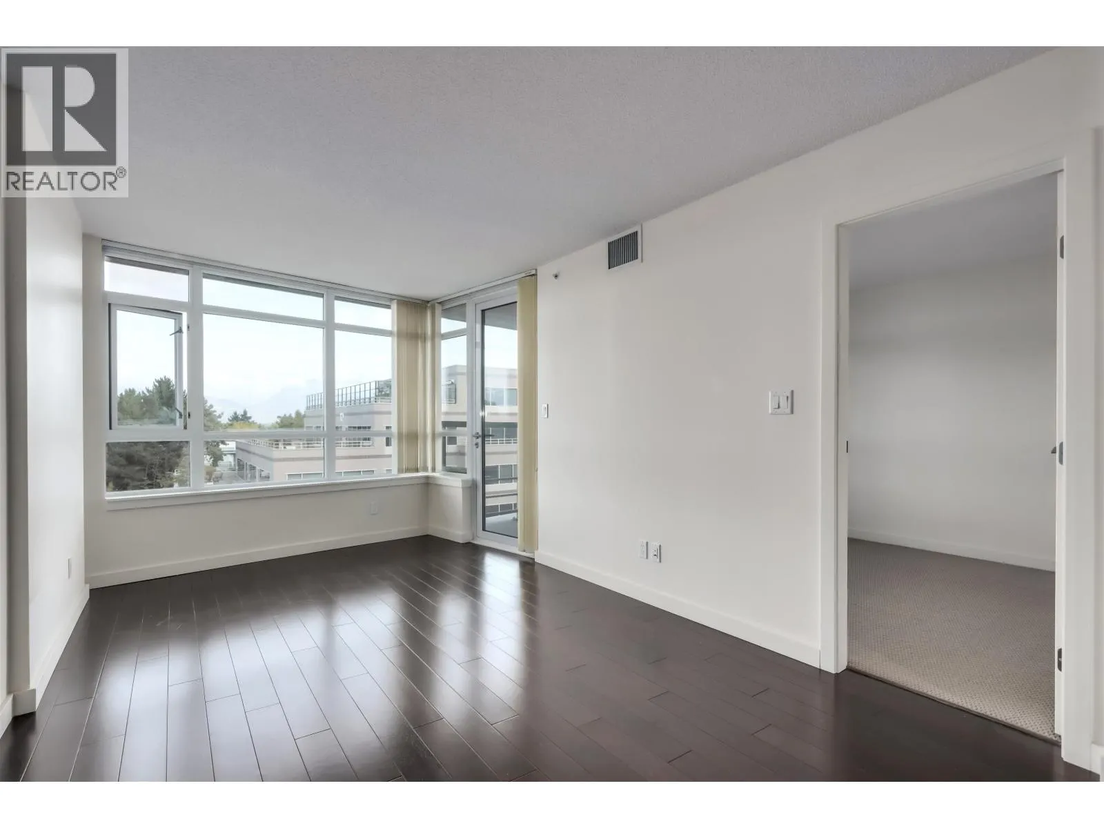 768 2080 W BROADWAY