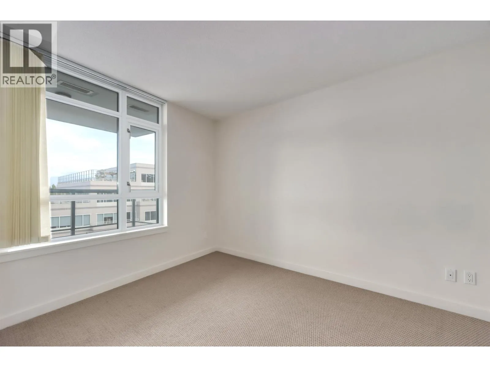 768 2080 W BROADWAY