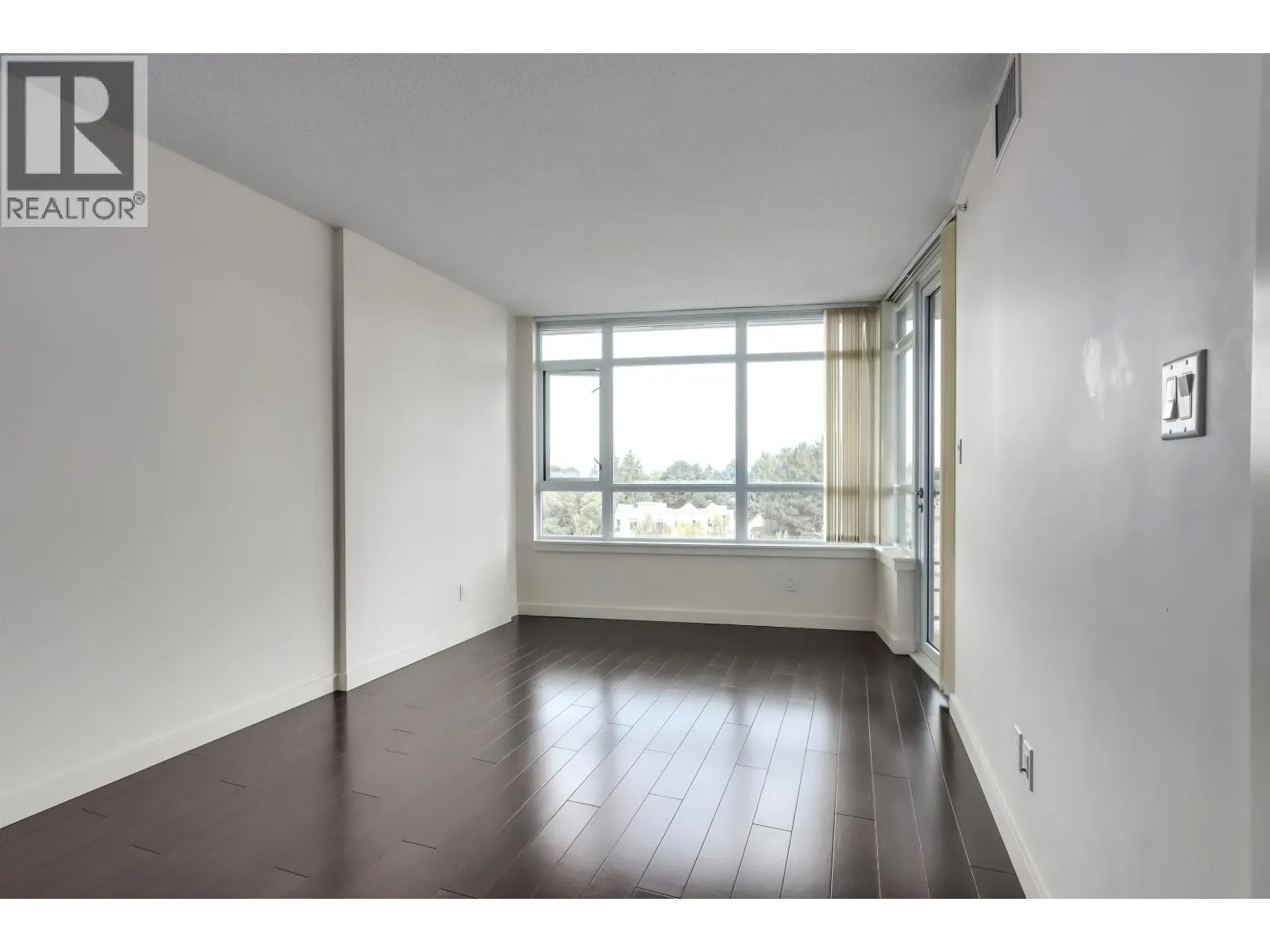 768 2080 W BROADWAY