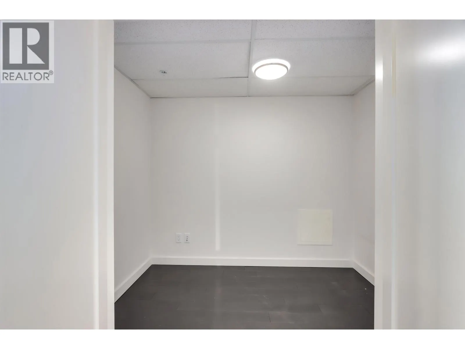 768 2080 W BROADWAY