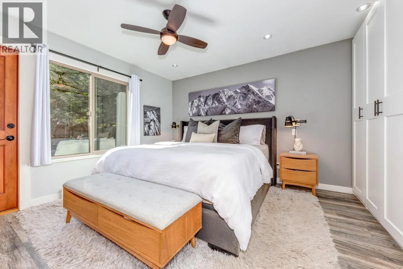 8216 VALLEY DRIVE