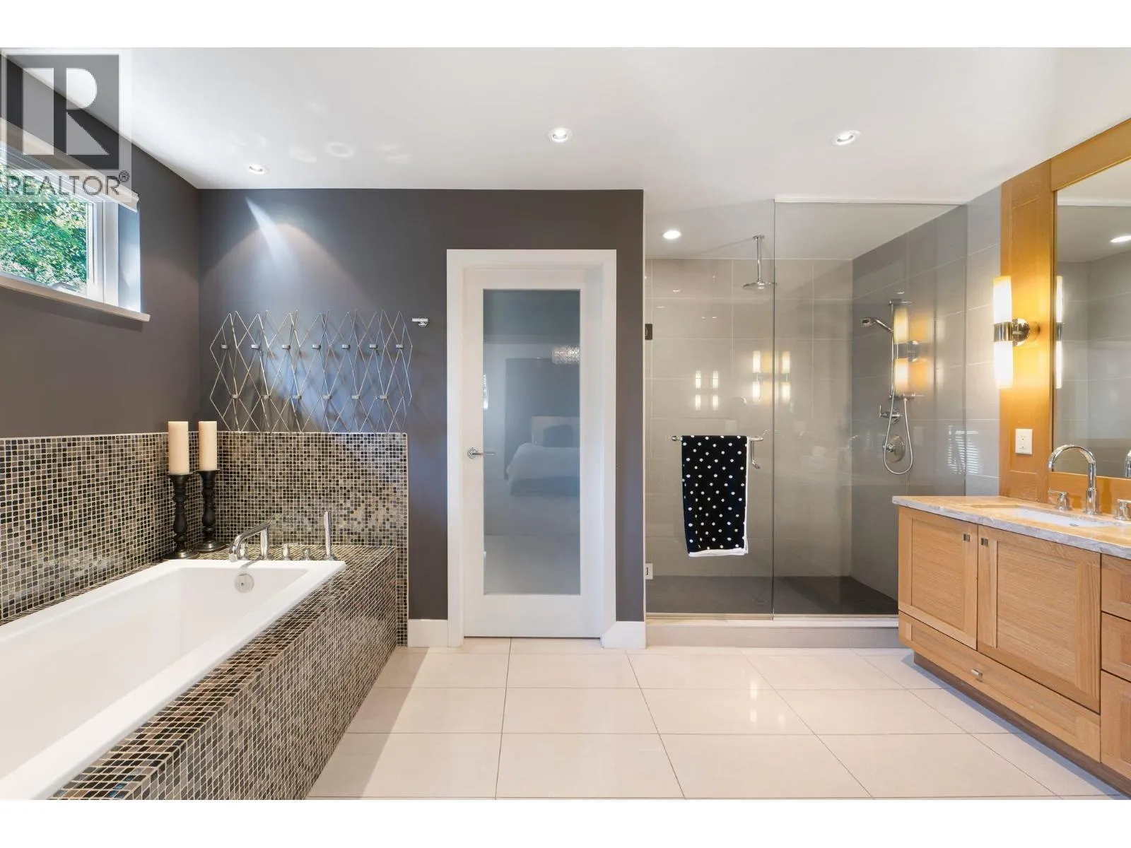 20 555 RAVEN WOODS DRIVE
