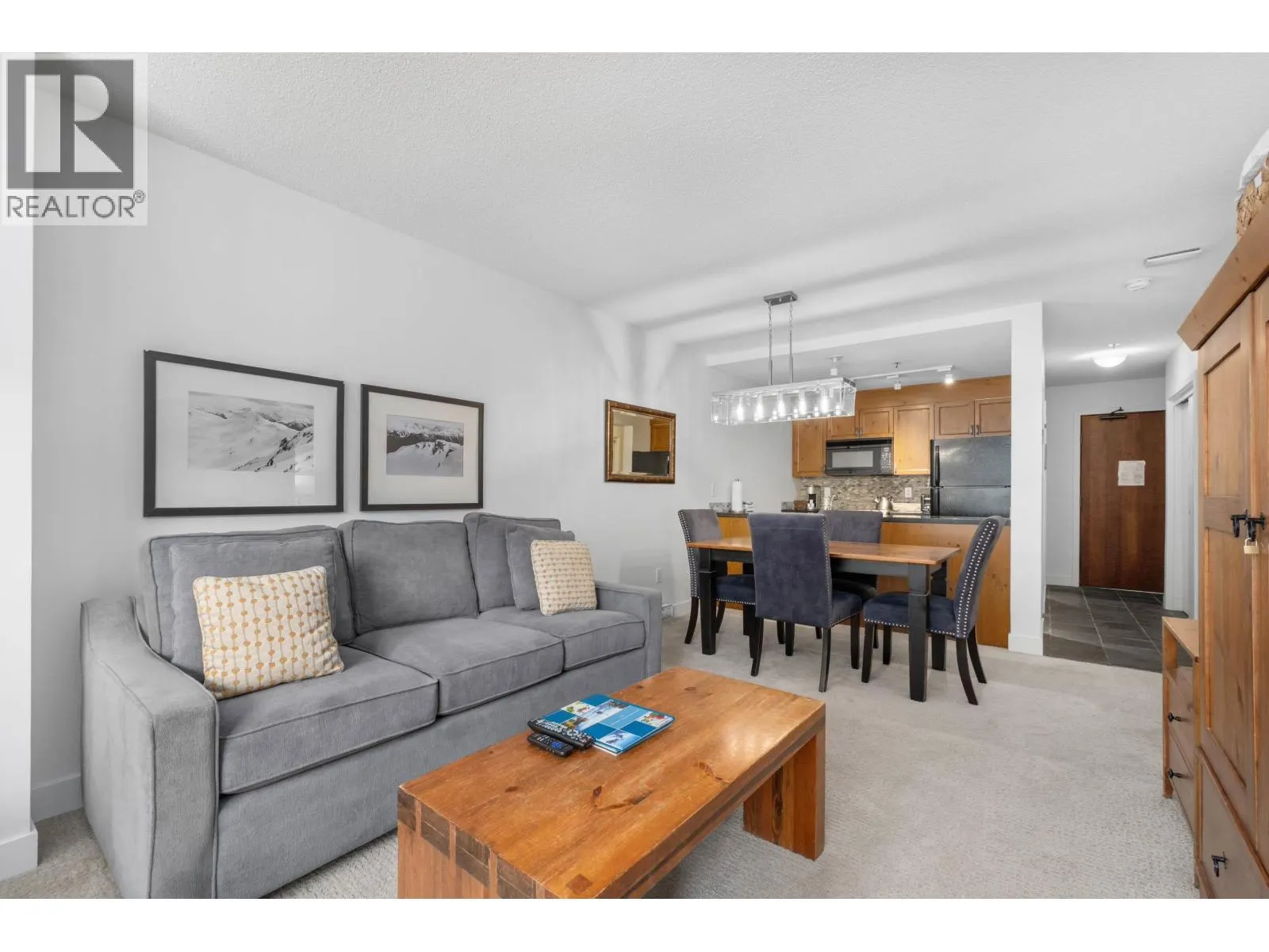218/219 4573 CHATEAU BOULEVARD