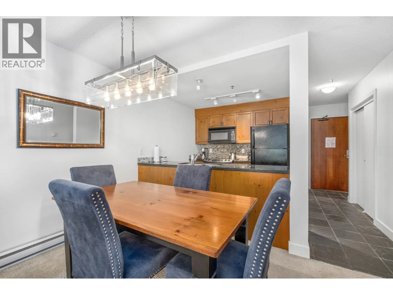 218/219 4573 CHATEAU BOULEVARD