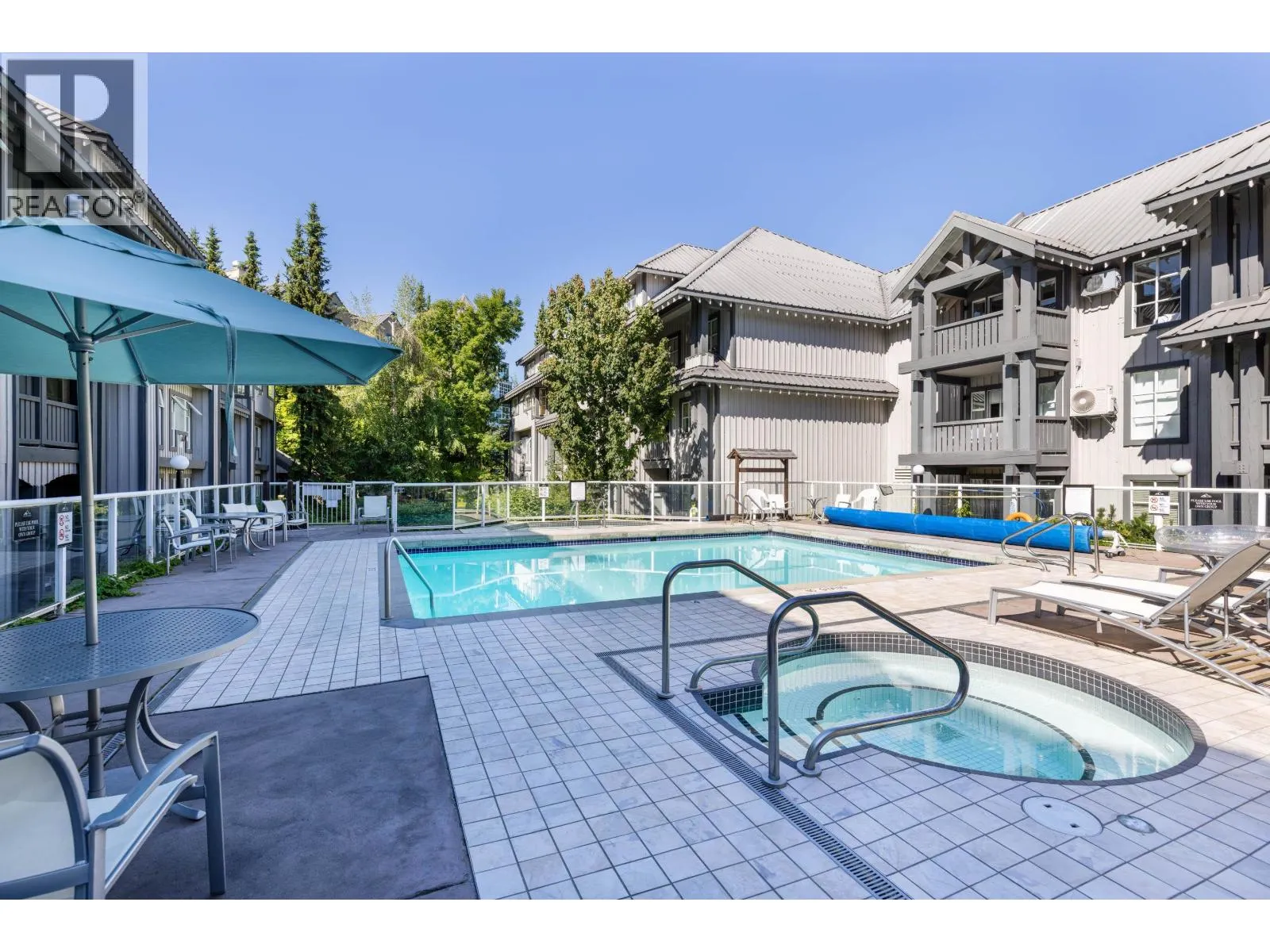 218/219 4573 CHATEAU BOULEVARD