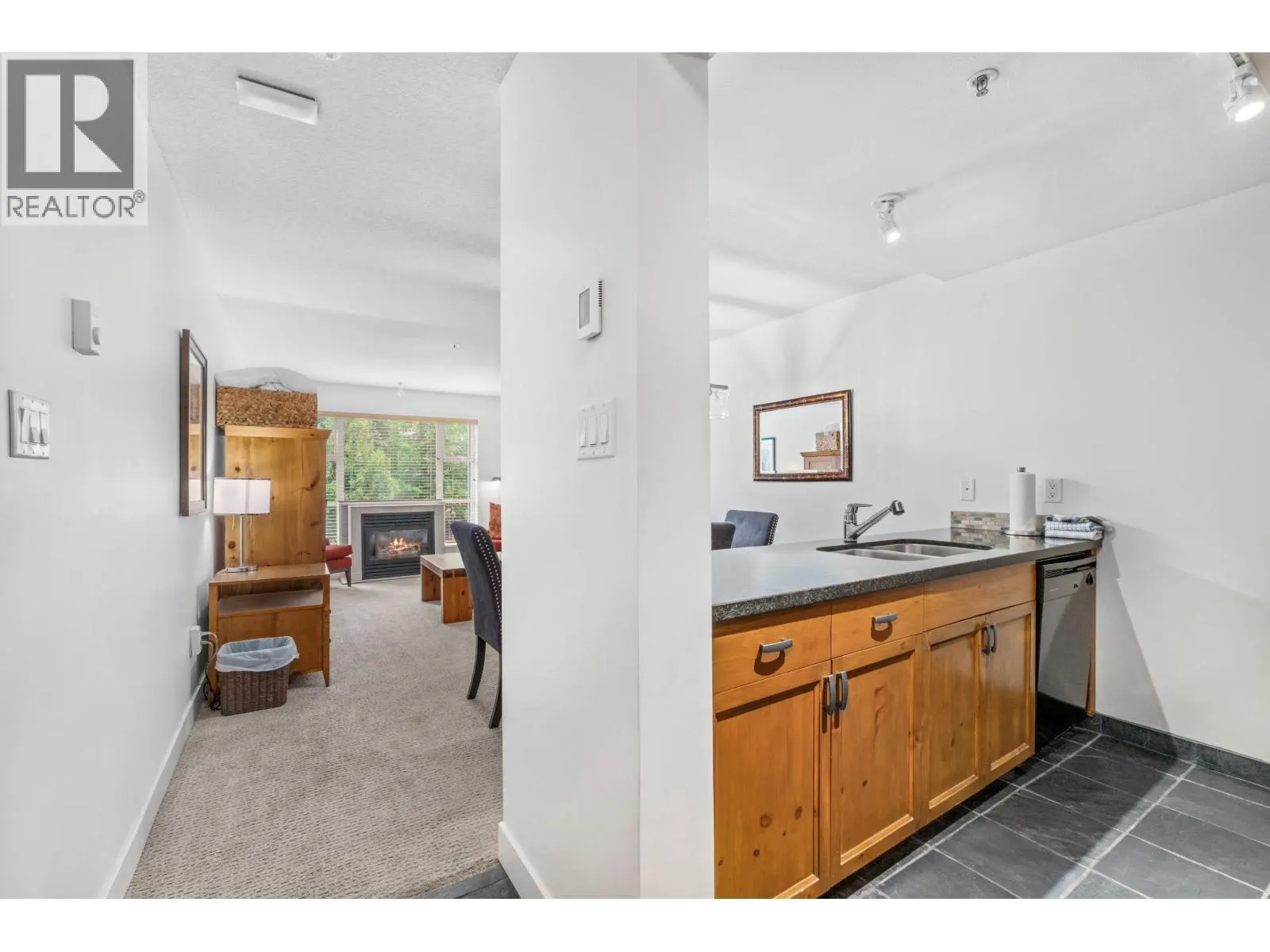 218/219 4573 CHATEAU BOULEVARD