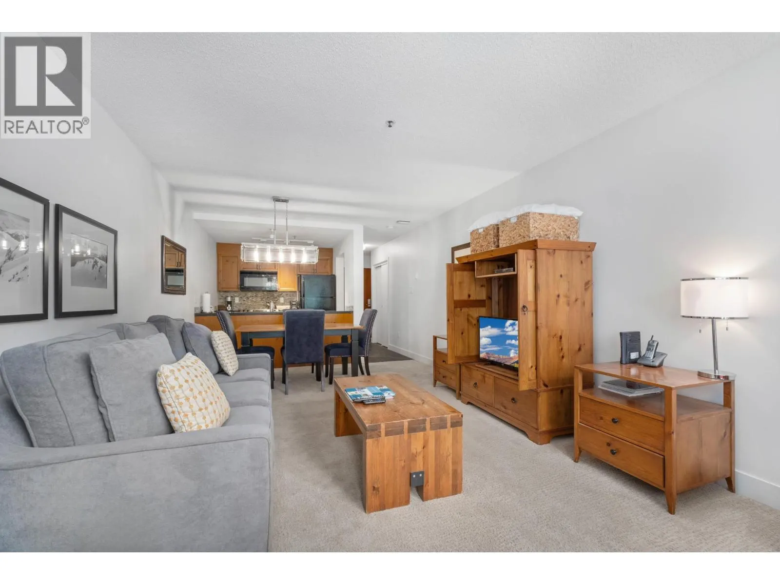 218/219 4573 CHATEAU BOULEVARD