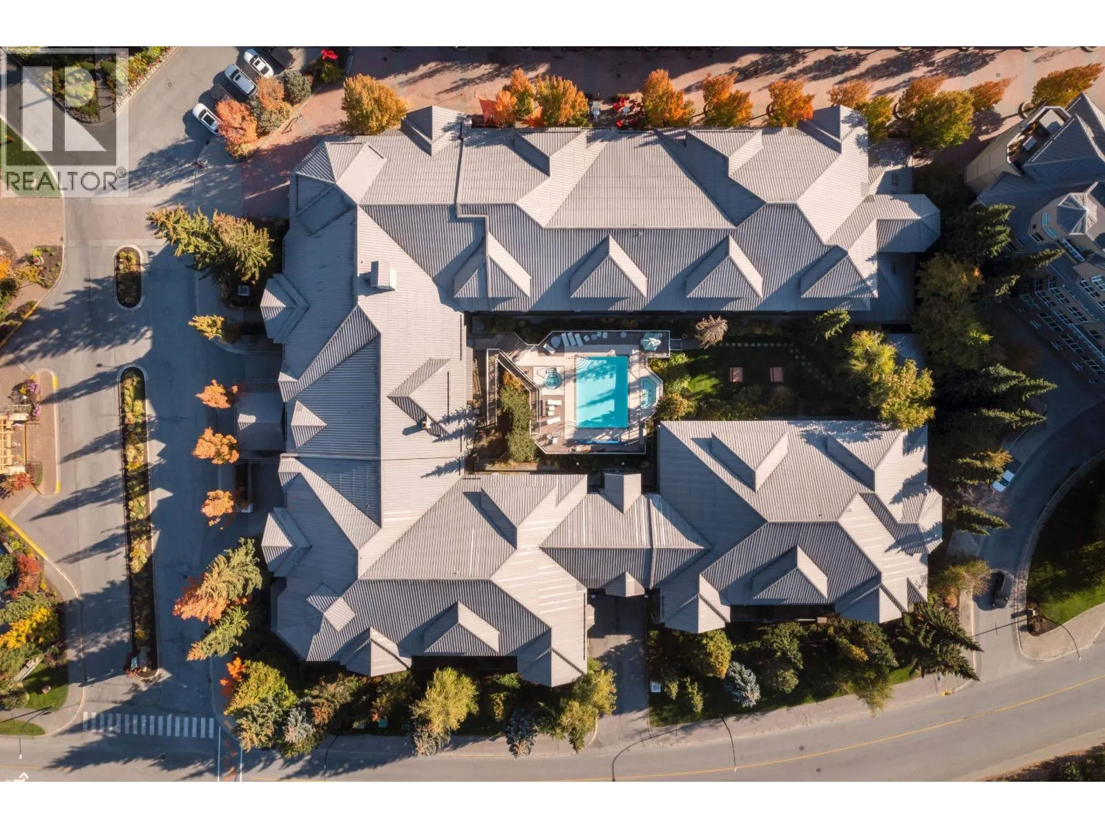 218/219 4573 CHATEAU BOULEVARD