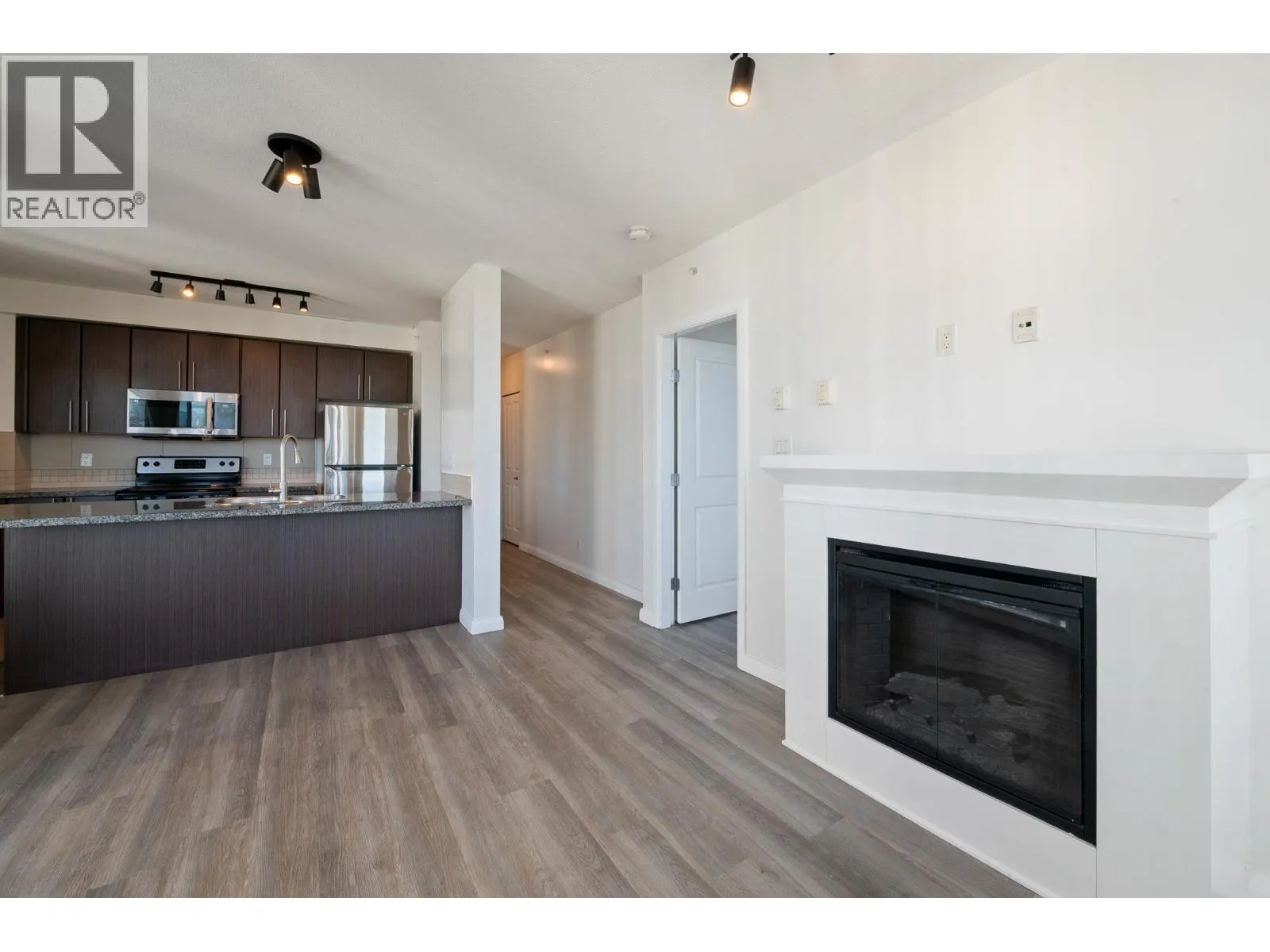3106 898 CARNARVON STREET