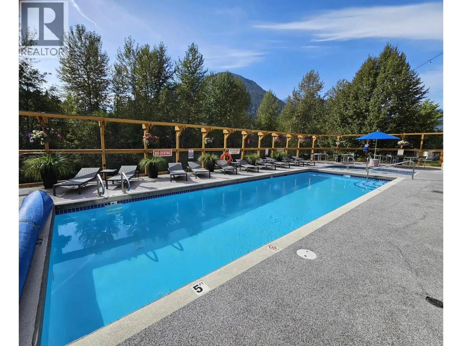105 1490 HIGHWAY 99