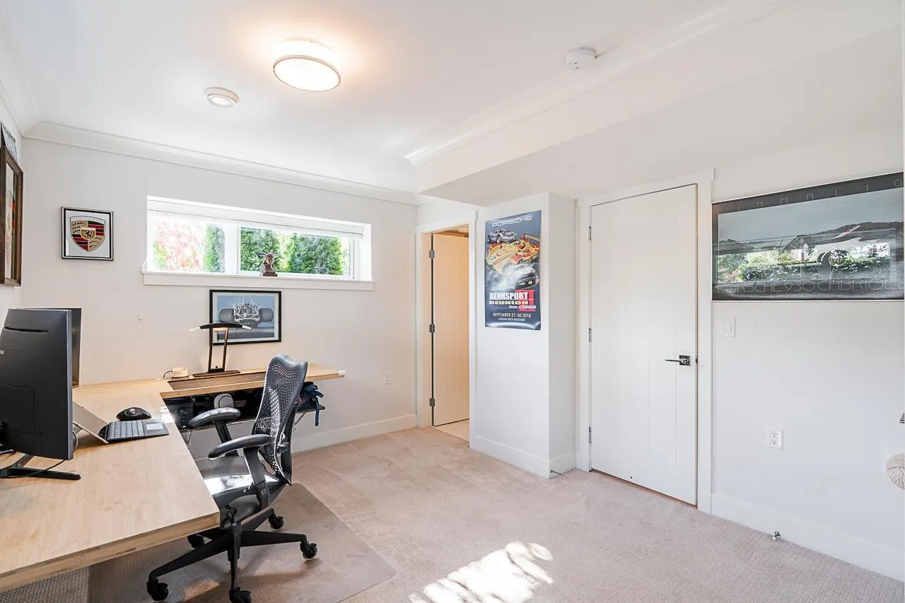 205 2277 OAK MEADOWS DRIVE