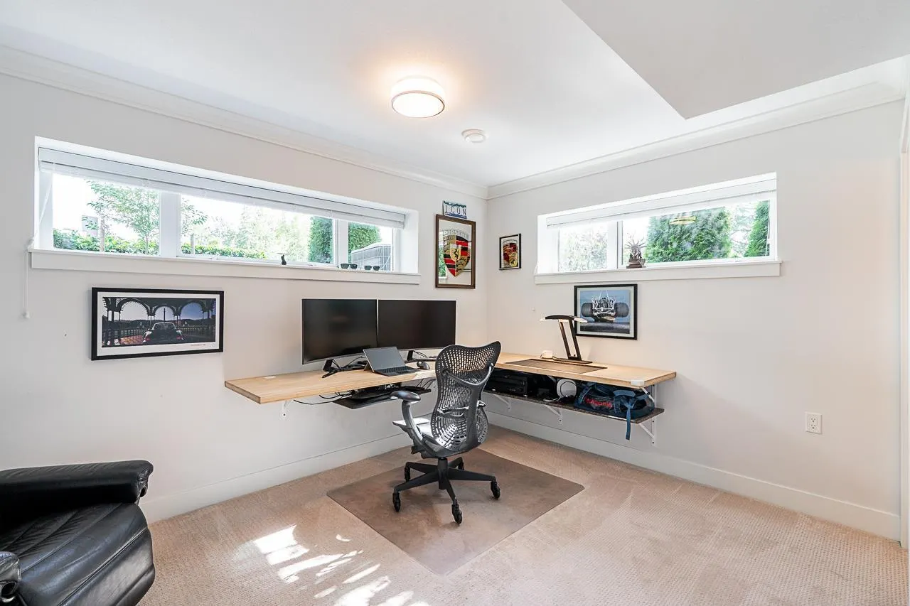 205 2277 OAK MEADOWS DRIVE