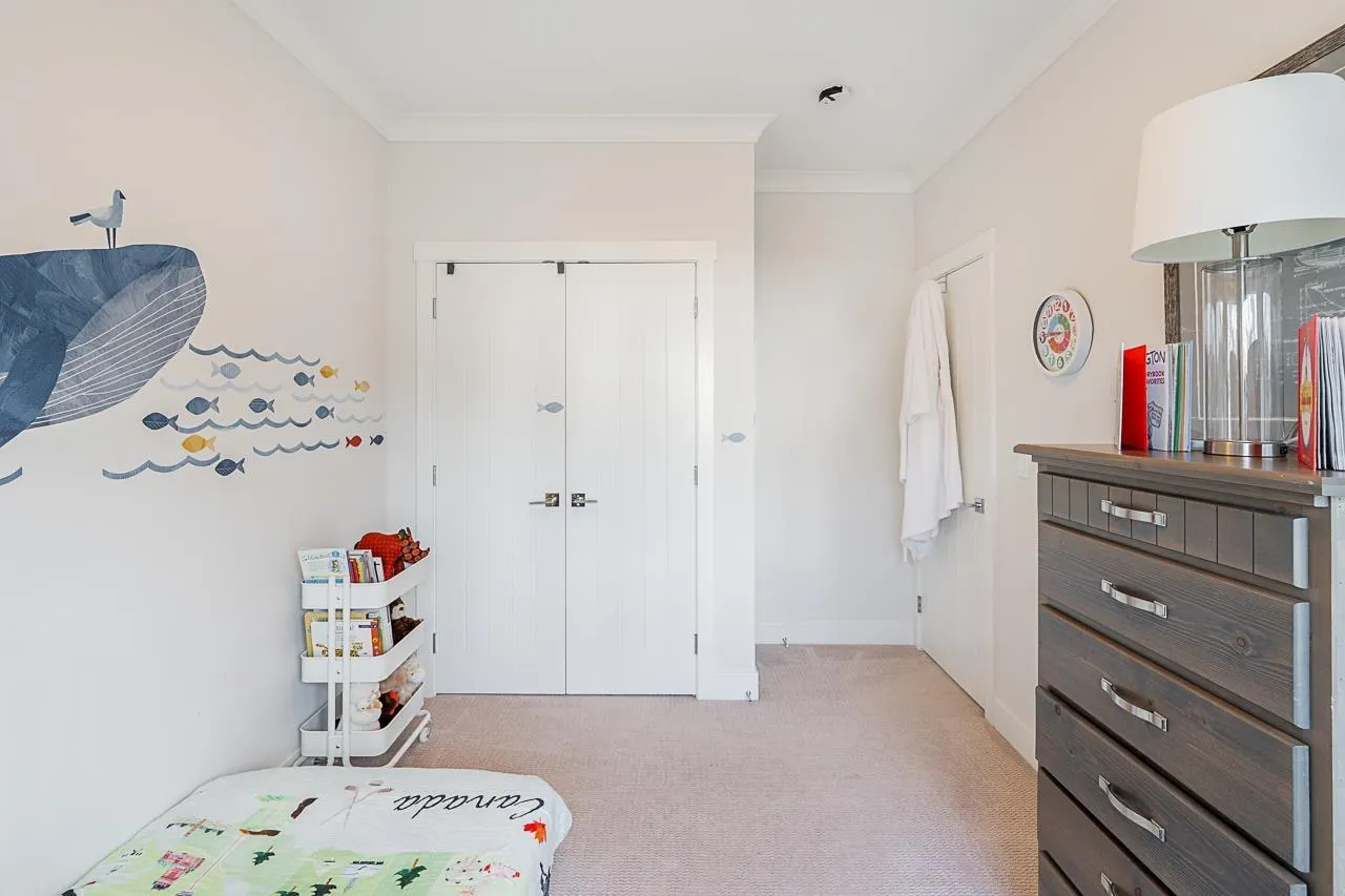 205 2277 OAK MEADOWS DRIVE