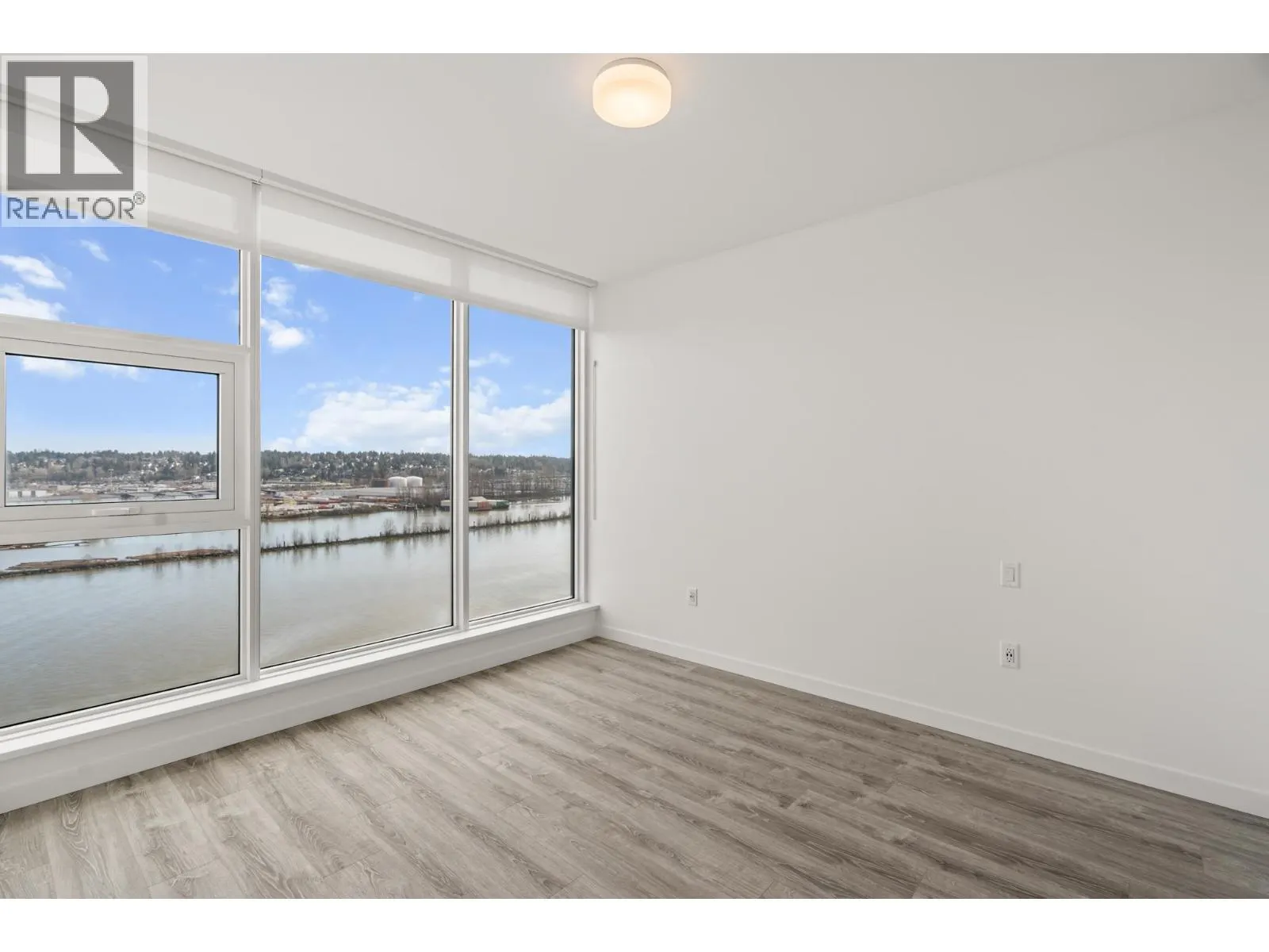 1407 680 QUAYSIDE DRIVE