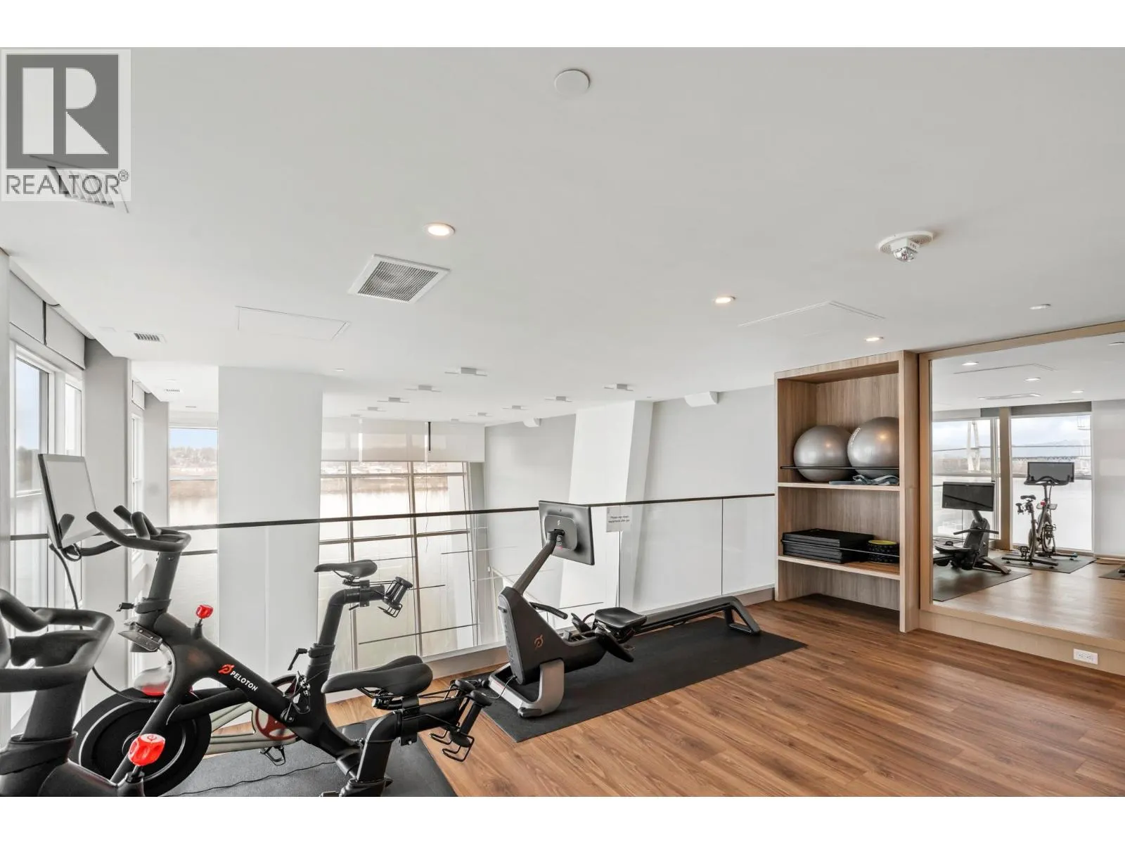 1407 680 QUAYSIDE DRIVE