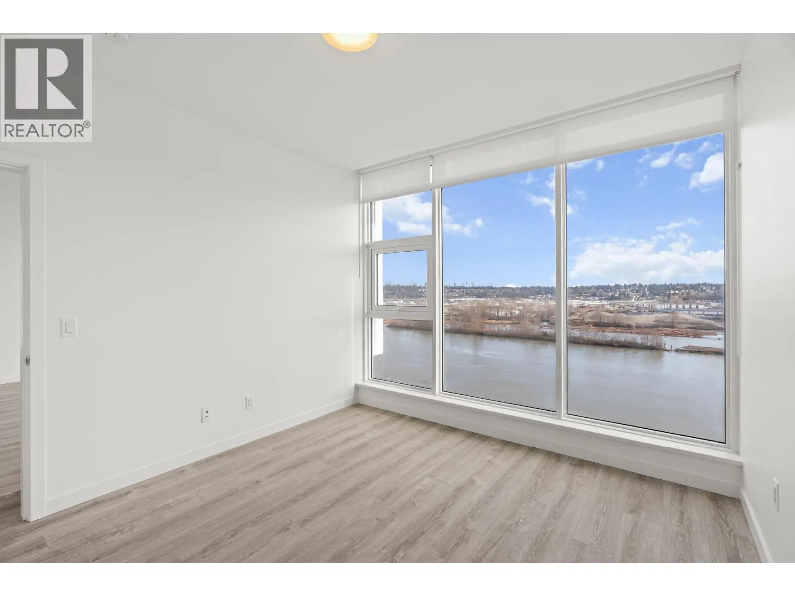 1407 680 QUAYSIDE DRIVE