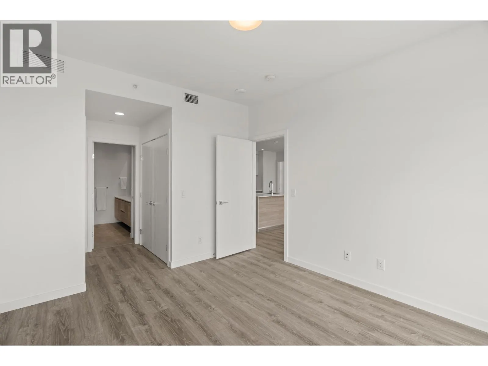 1407 680 QUAYSIDE DRIVE