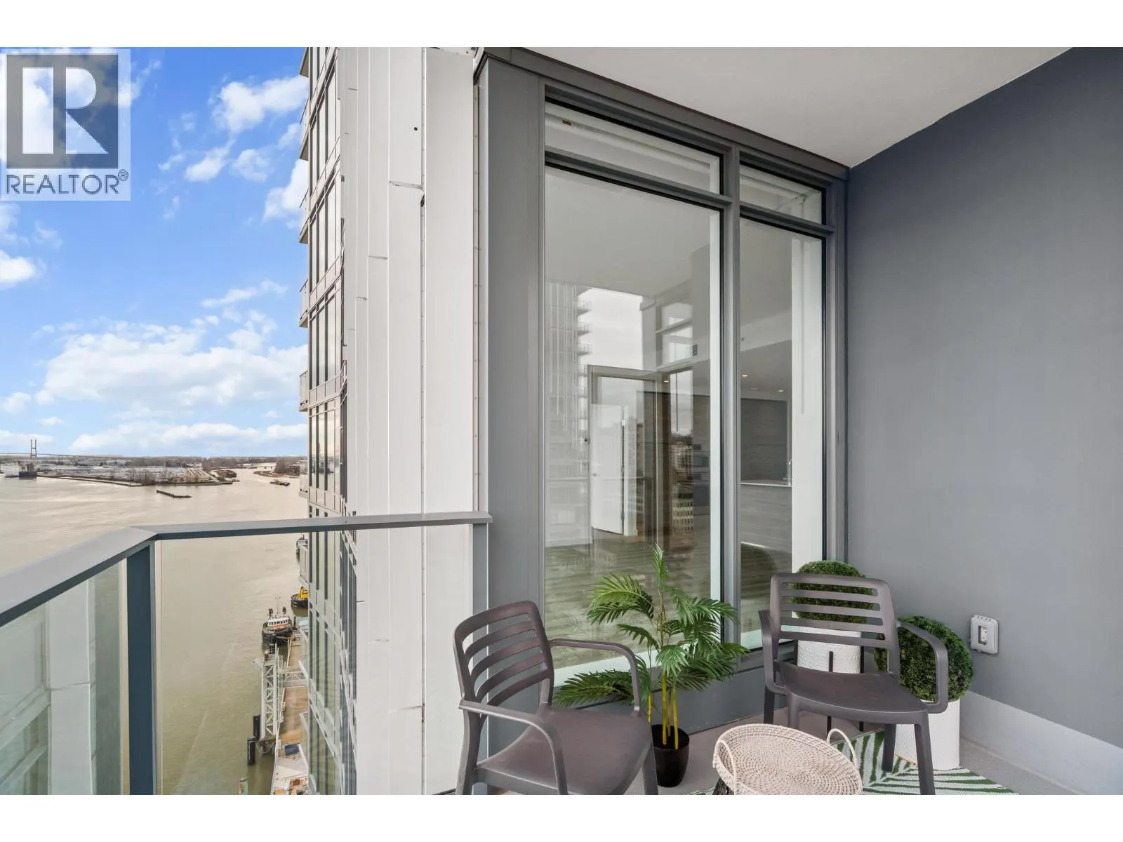 1407 680 QUAYSIDE DRIVE