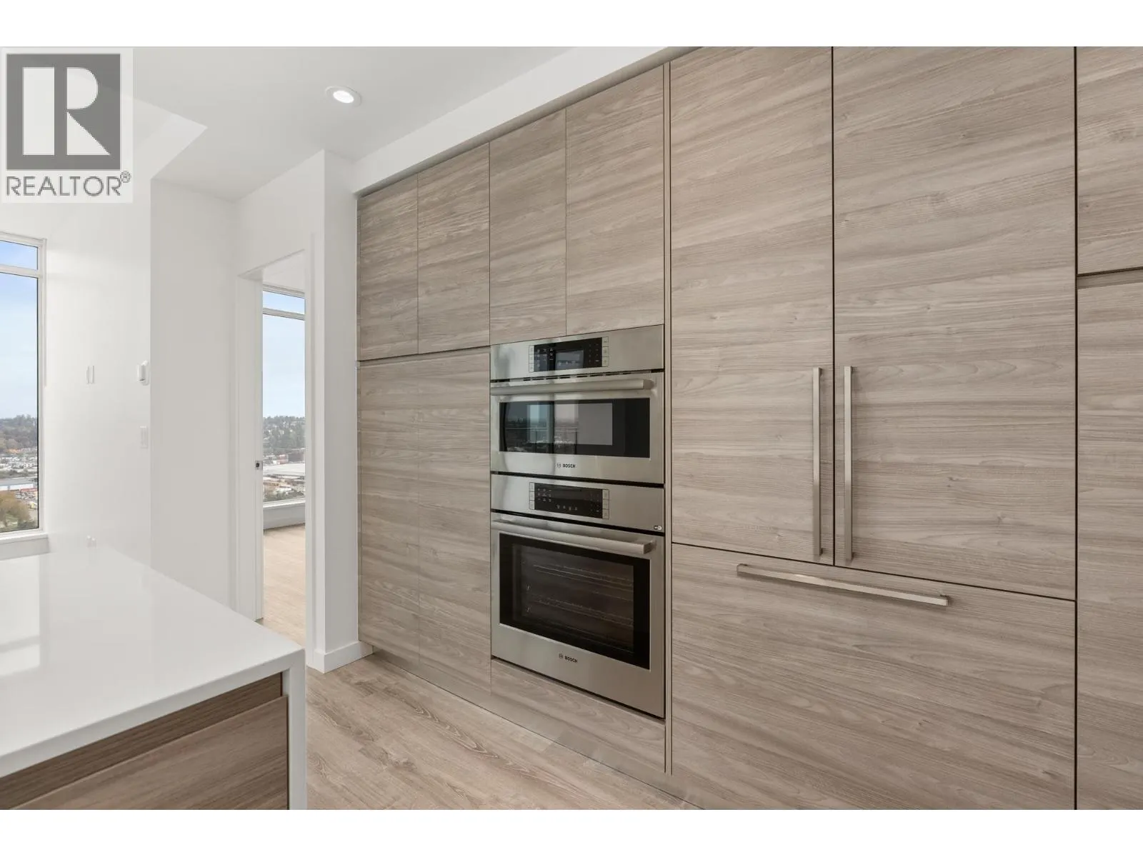 1407 680 QUAYSIDE DRIVE