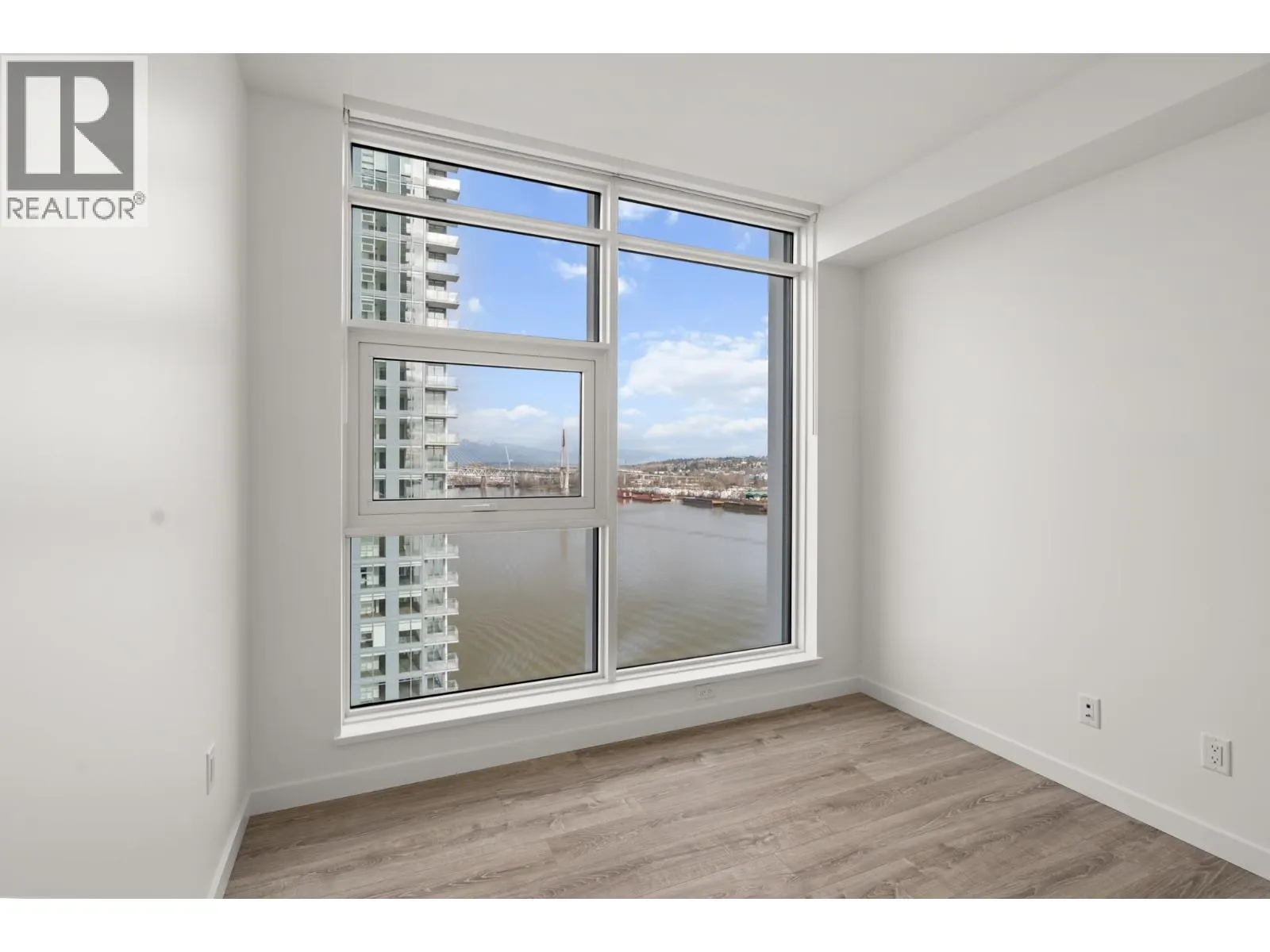 1407 680 QUAYSIDE DRIVE