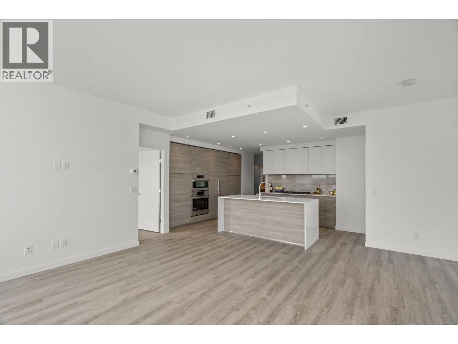 1407 680 QUAYSIDE DRIVE