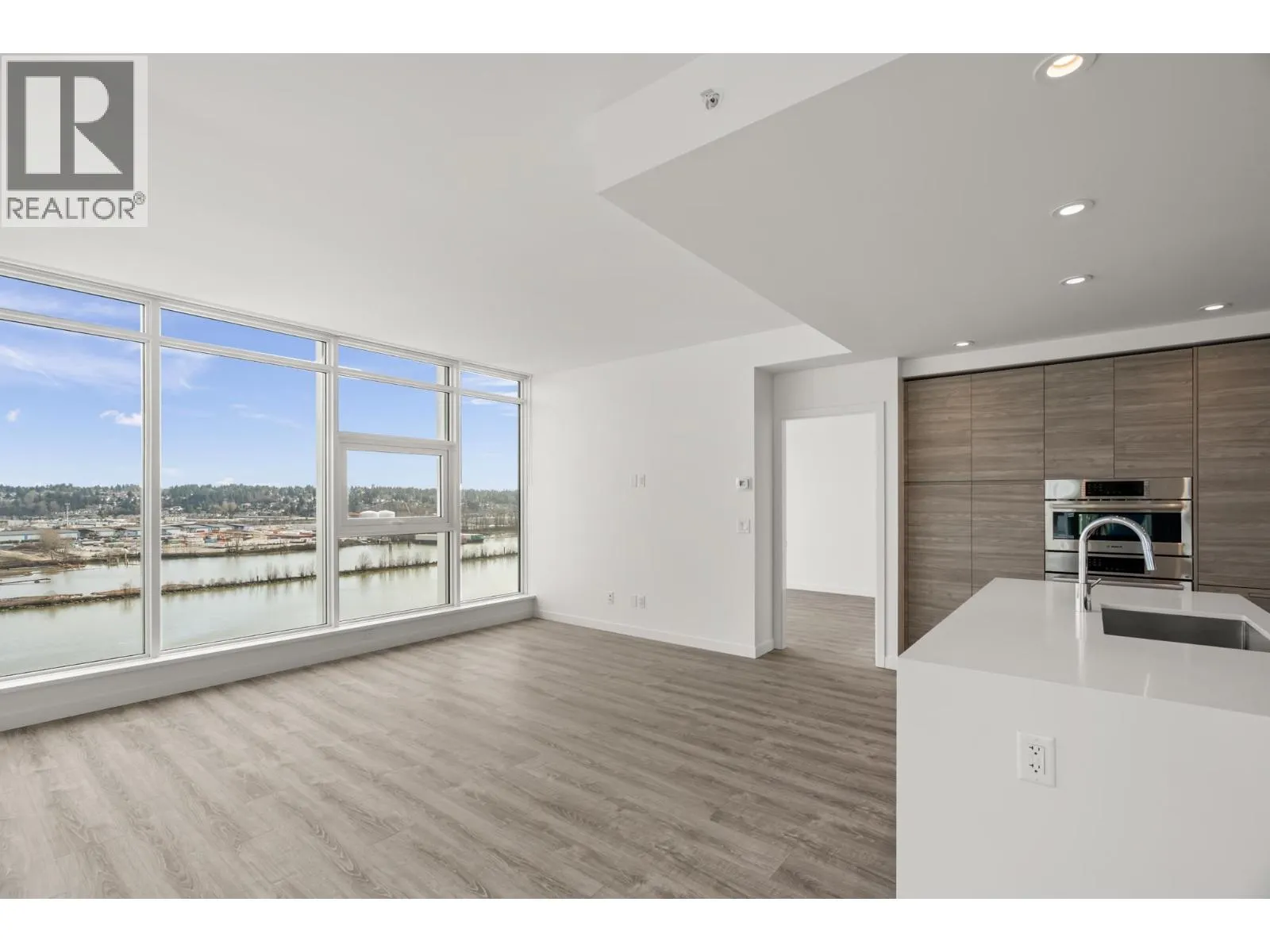 1407 680 QUAYSIDE DRIVE