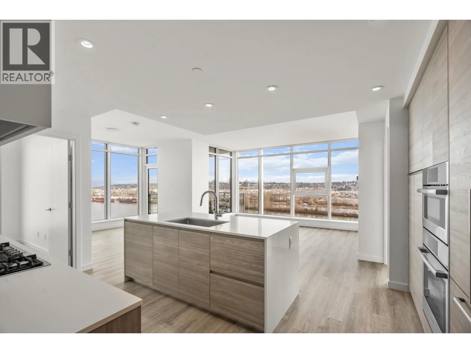 1407 680 QUAYSIDE DRIVE