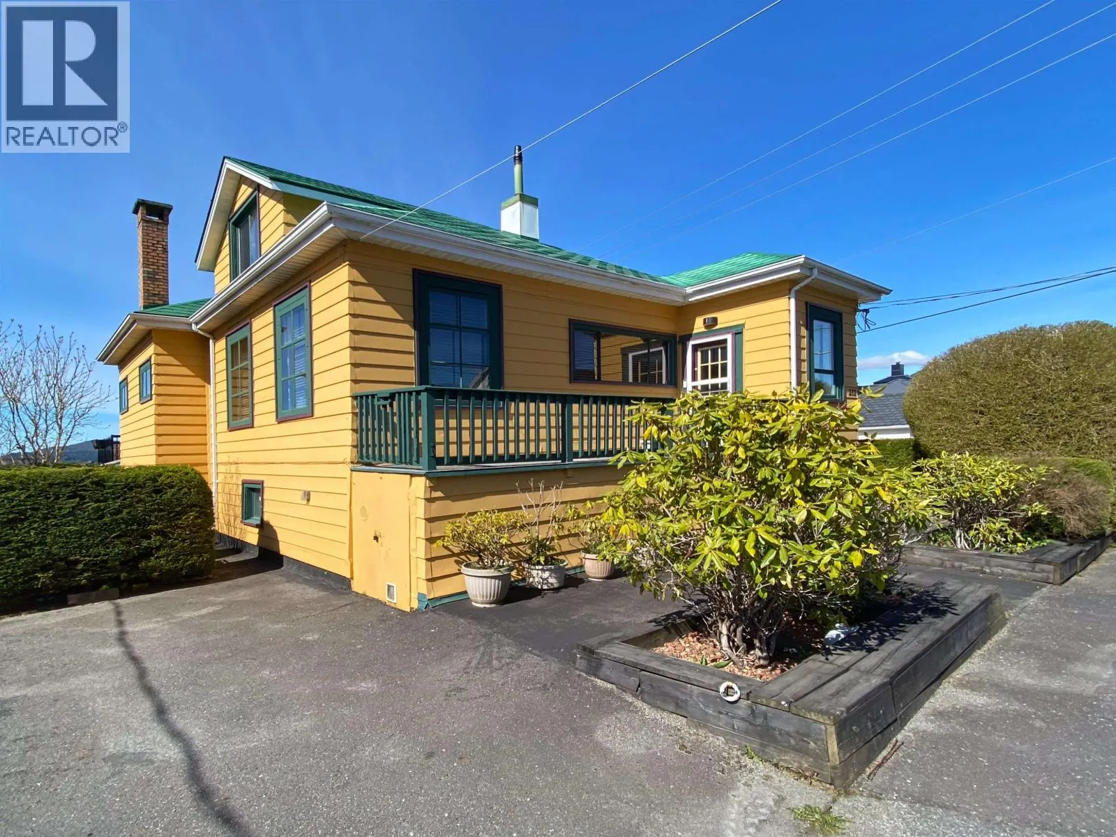232 W 4TH AVENUE