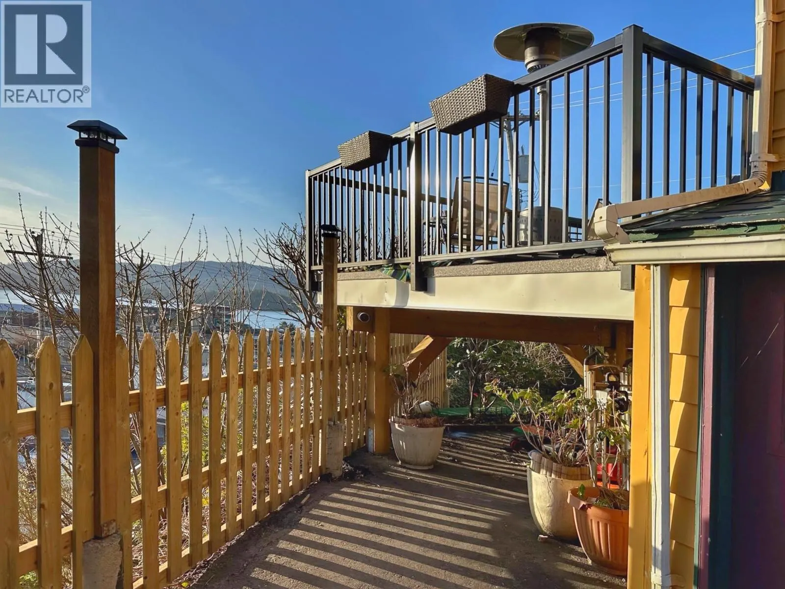 232 W 4TH AVENUE