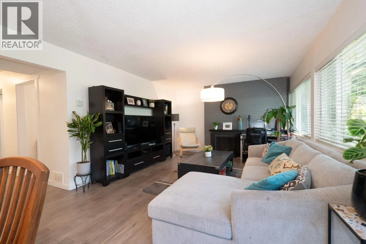 2765 WESTVIEW DRIVE