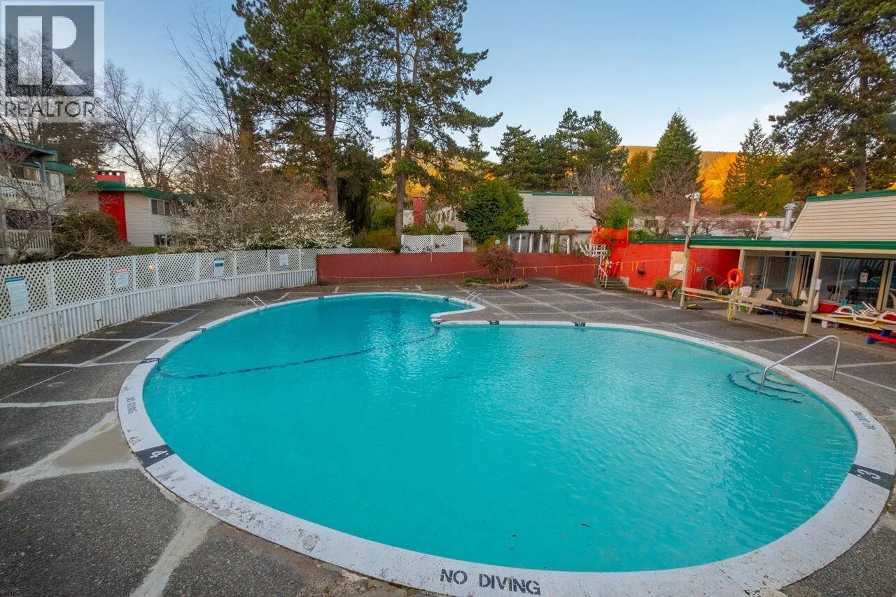 2765 WESTVIEW DRIVE