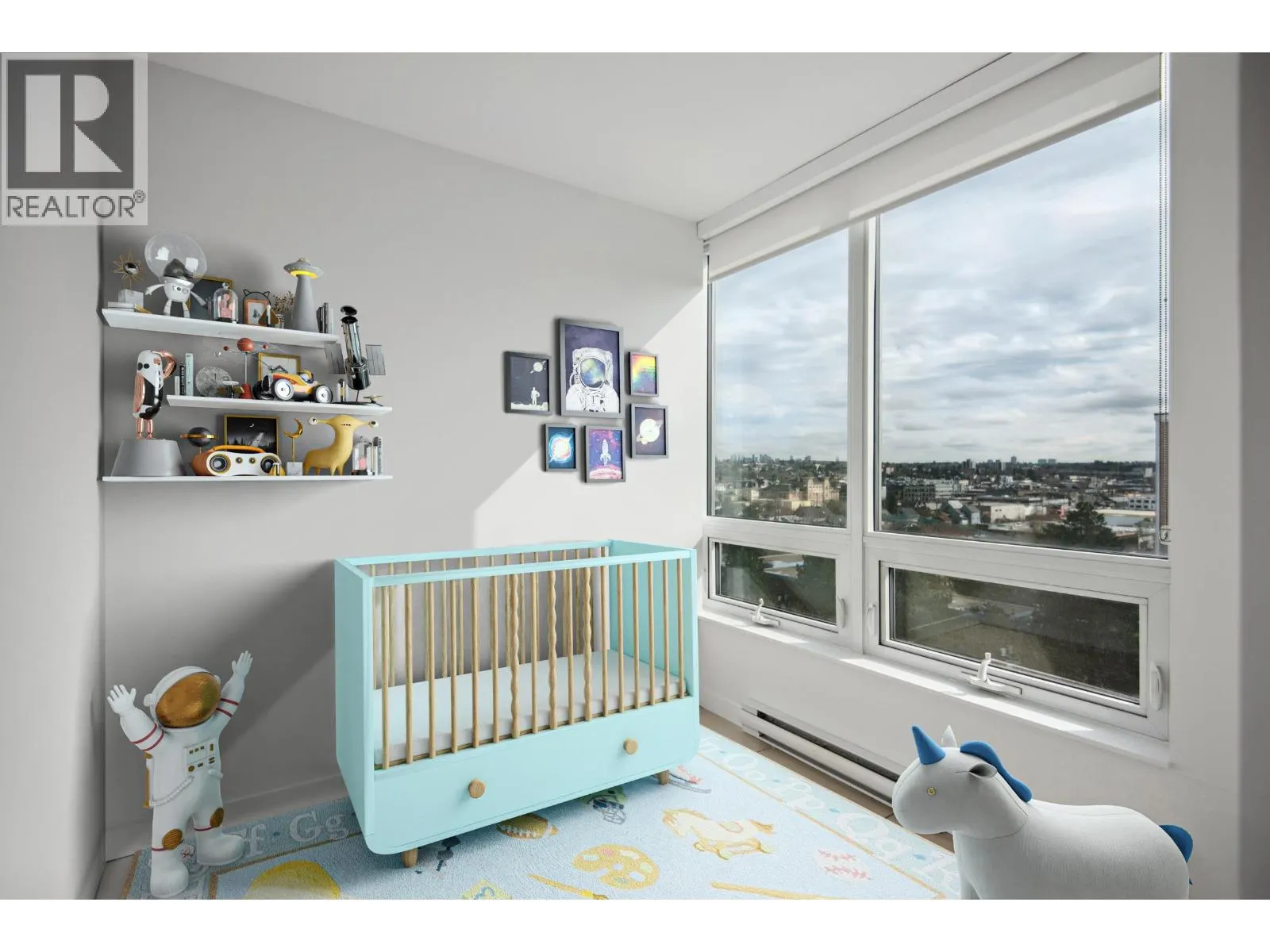 808 933 E HASTINGS STREET