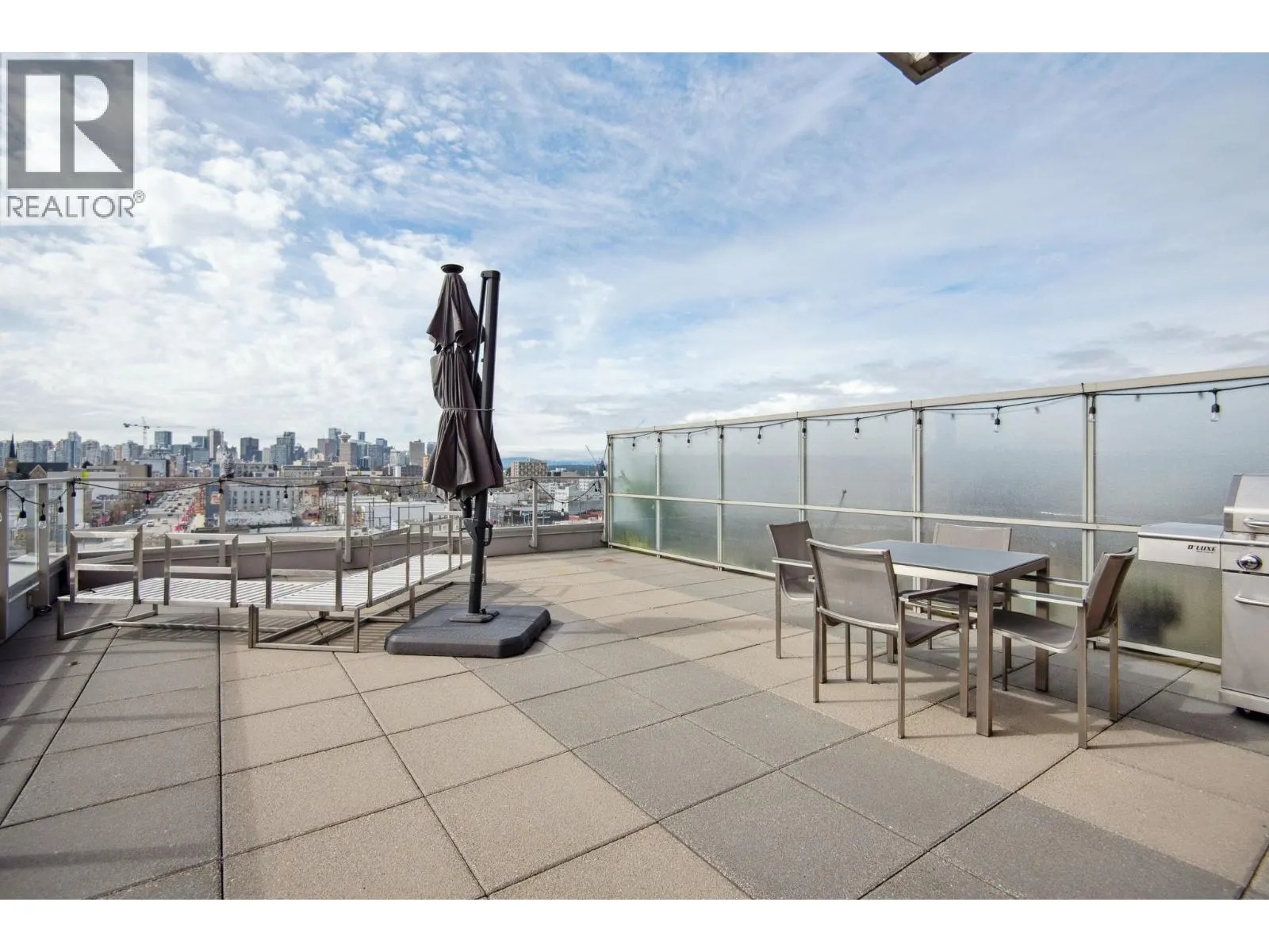 808 933 E HASTINGS STREET