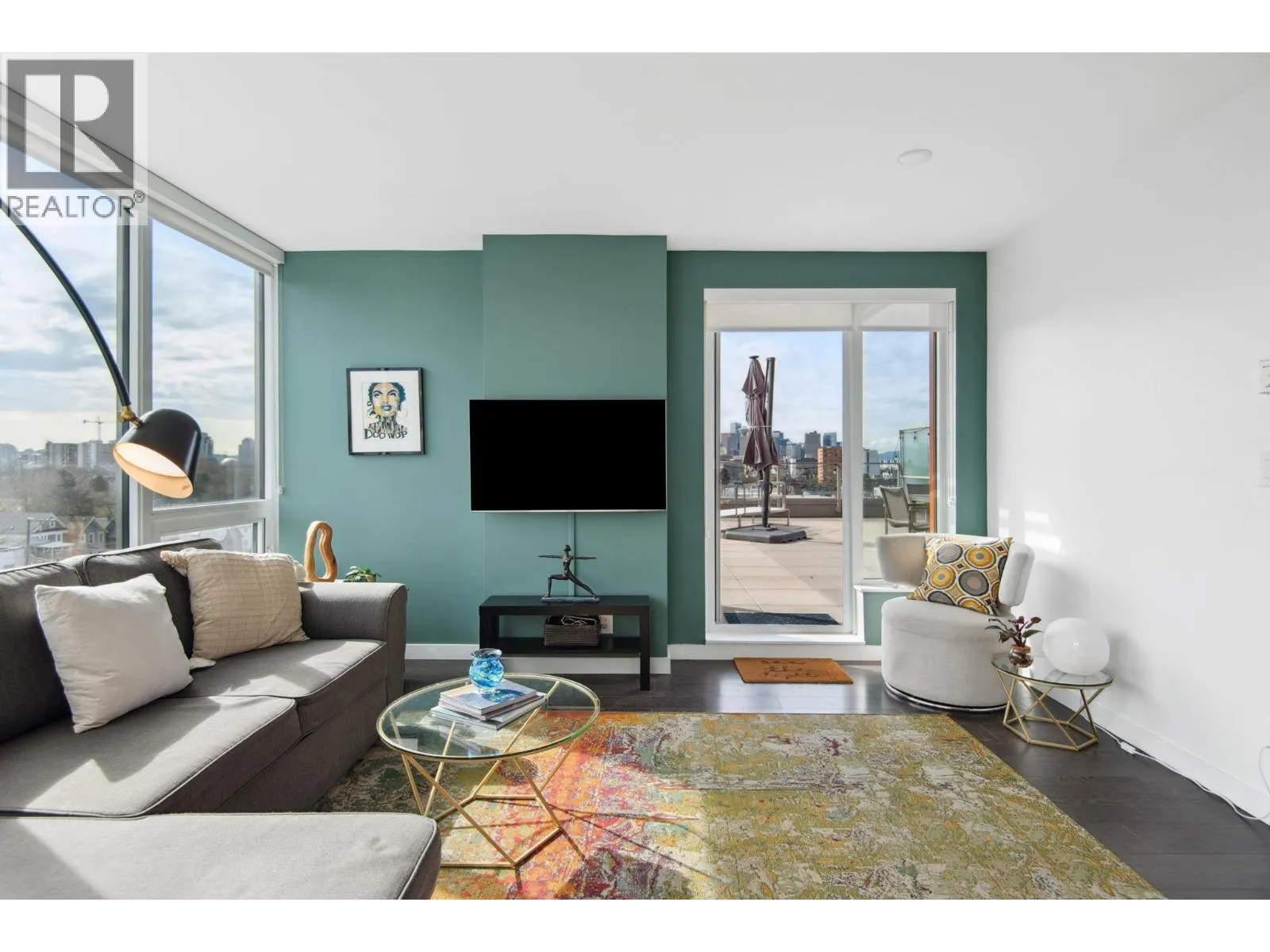 808 933 E HASTINGS STREET