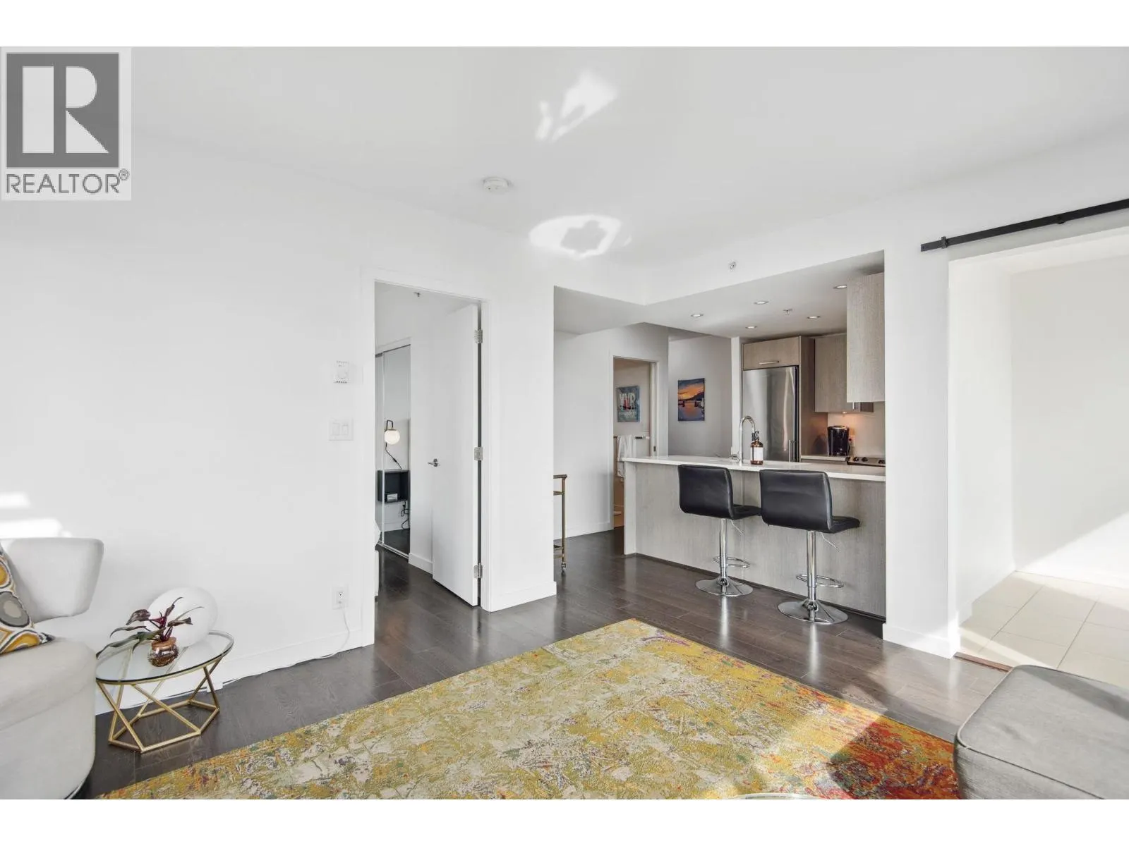 808 933 E HASTINGS STREET