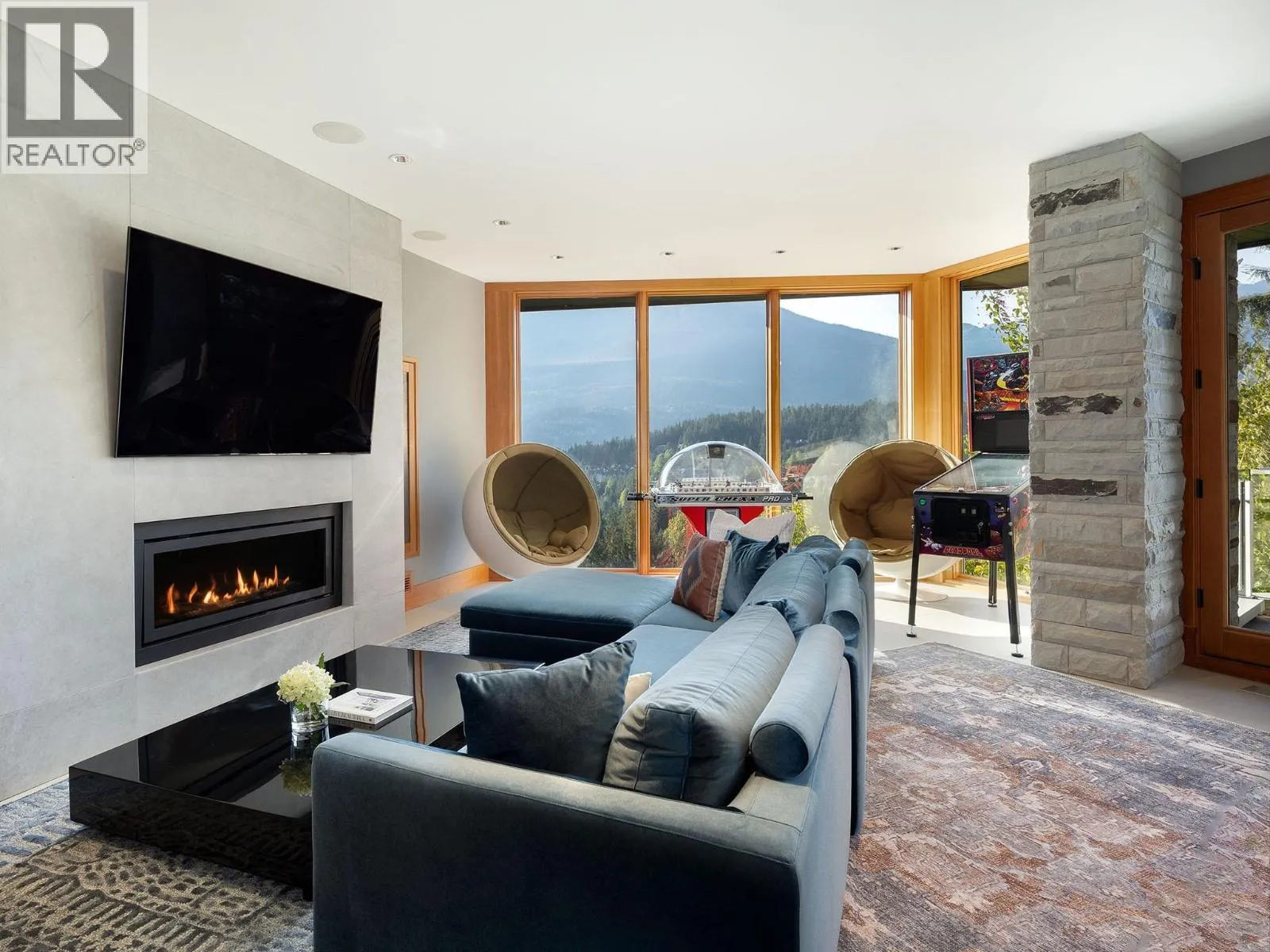 3855 SUNRIDGE COURT