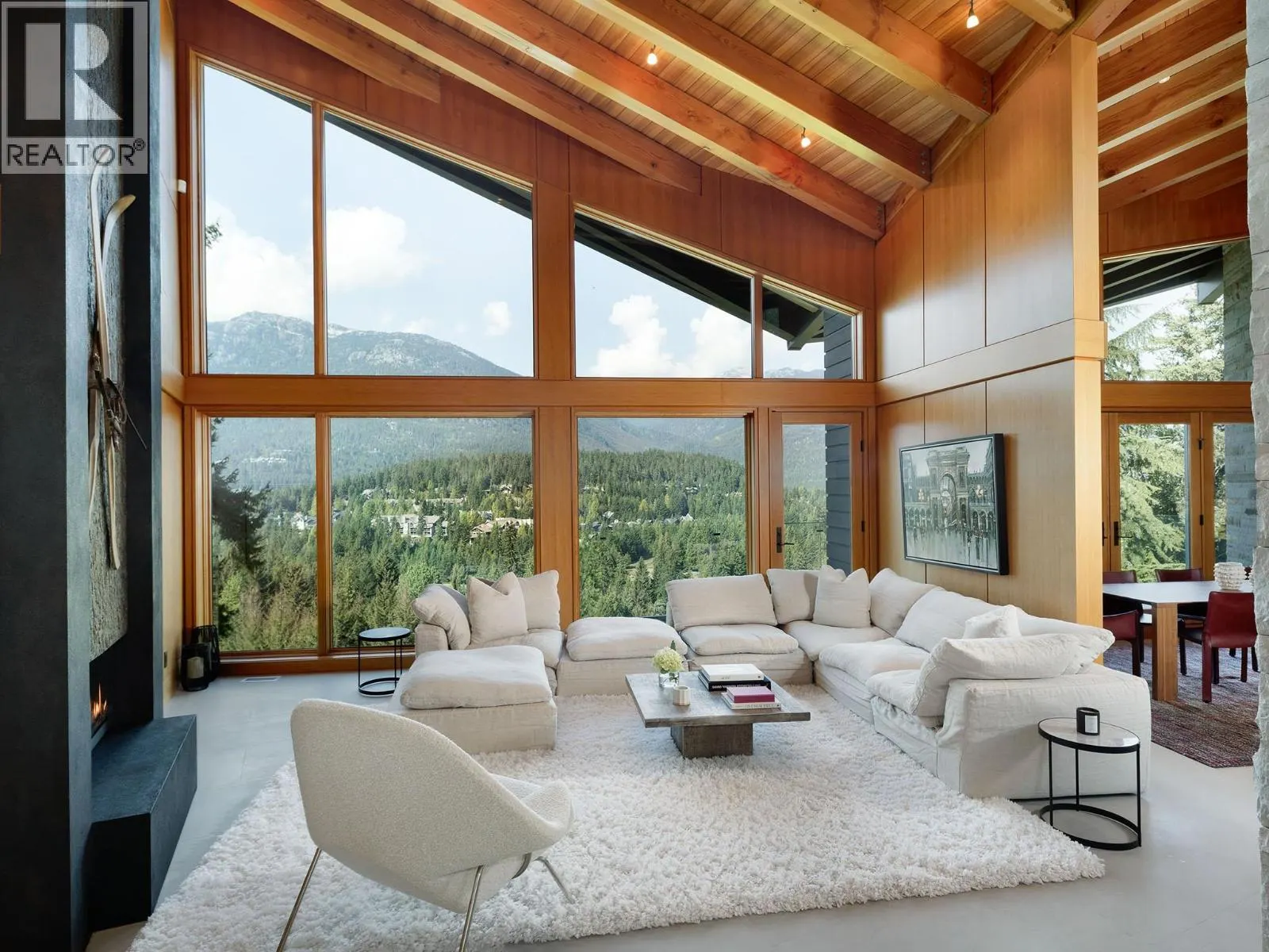 3855 SUNRIDGE COURT