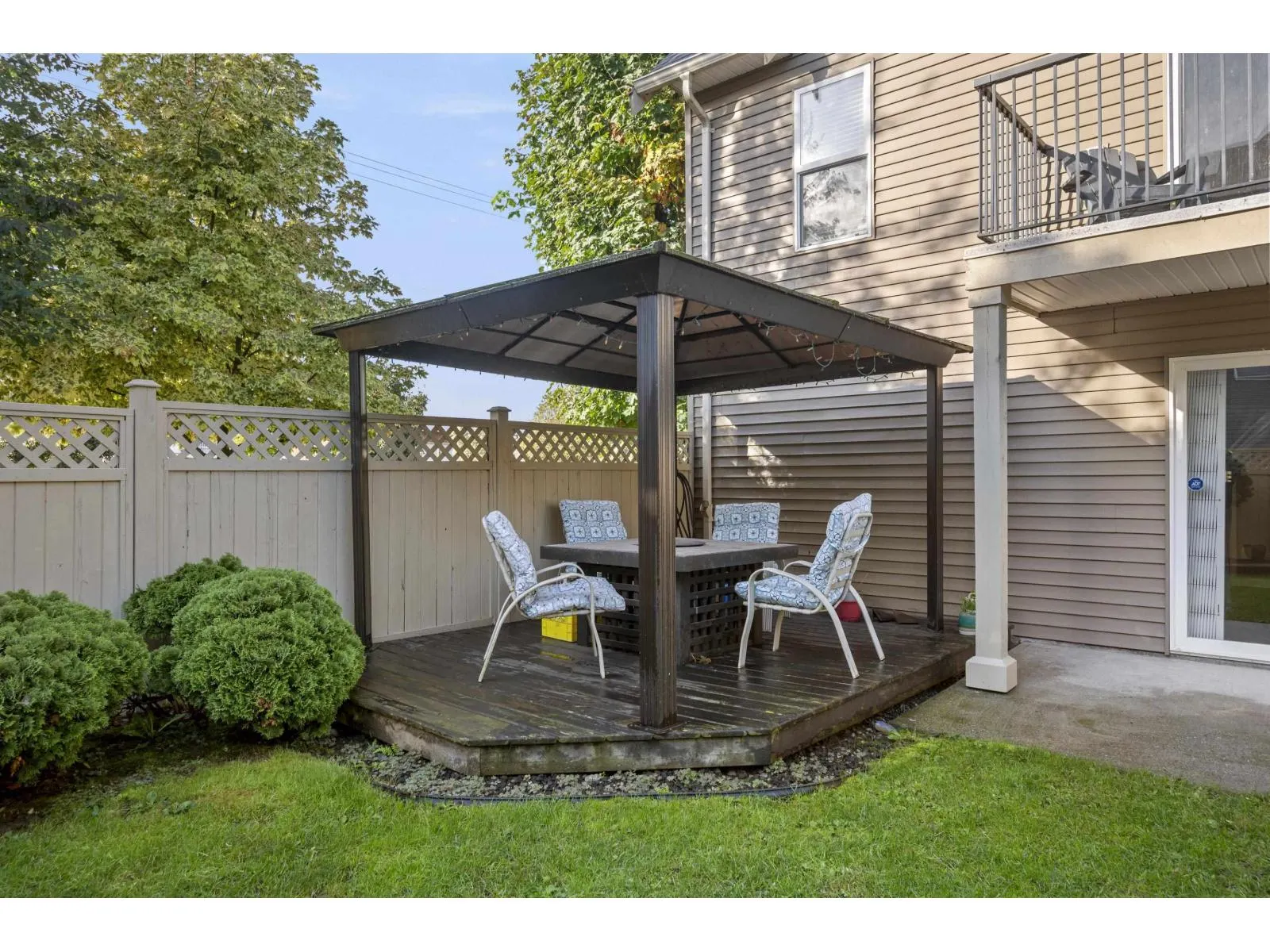 16 8830 NOWELL STREET|Chilliwack Proper South