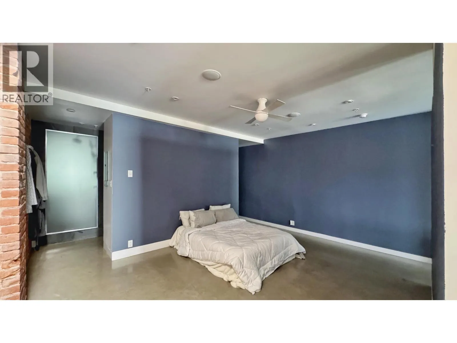605 53 W HASTINGS STREET