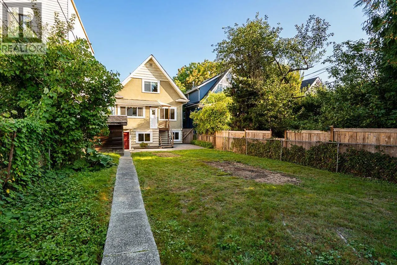 22 E 18TH AVENUE