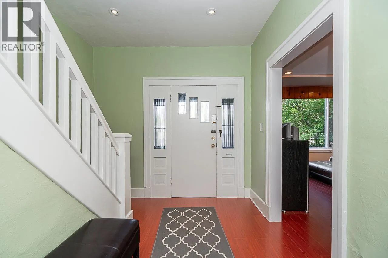 22 E 18TH AVENUE