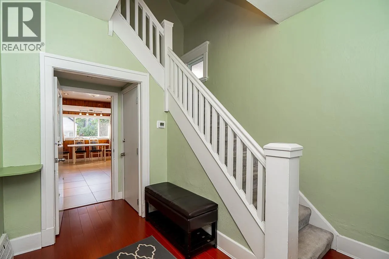 22 E 18TH AVENUE