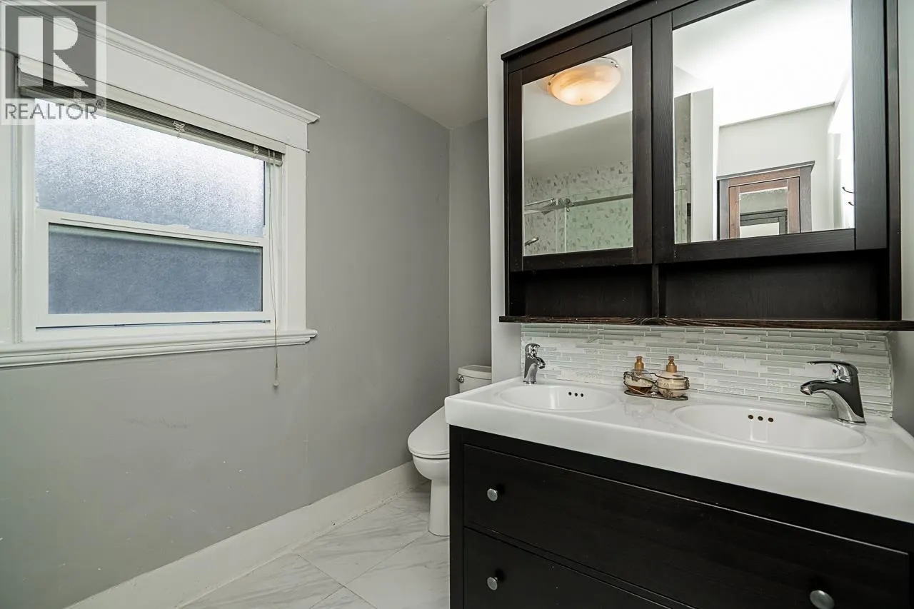 22 E 18TH AVENUE