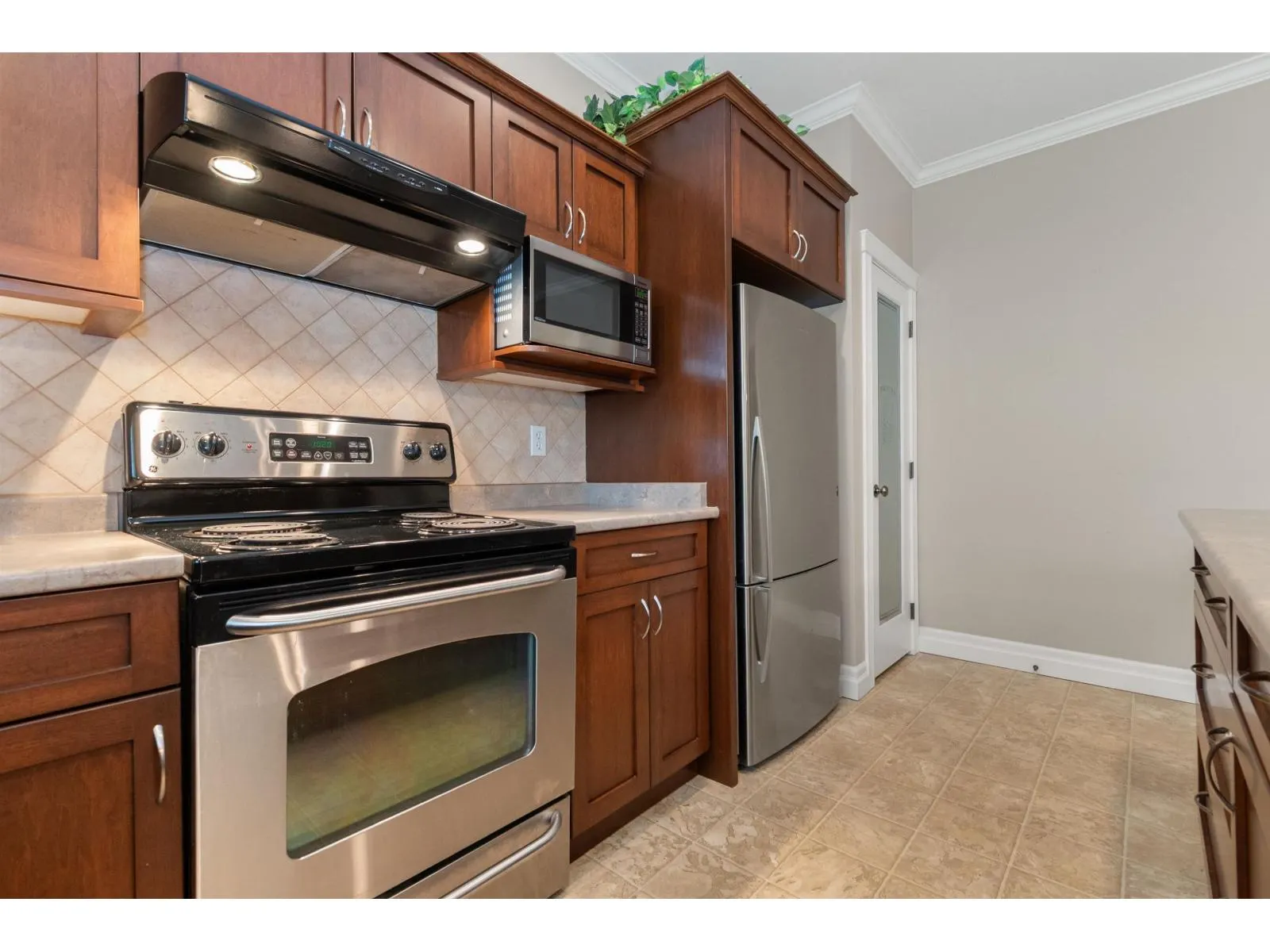 2 46271 RIVERSIDE DRIVE|Chilliwack Proper East