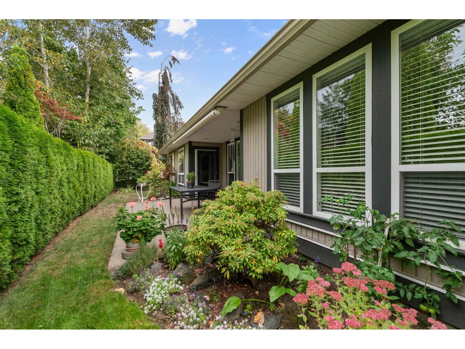2 46271 RIVERSIDE DRIVE|Chilliwack Proper East