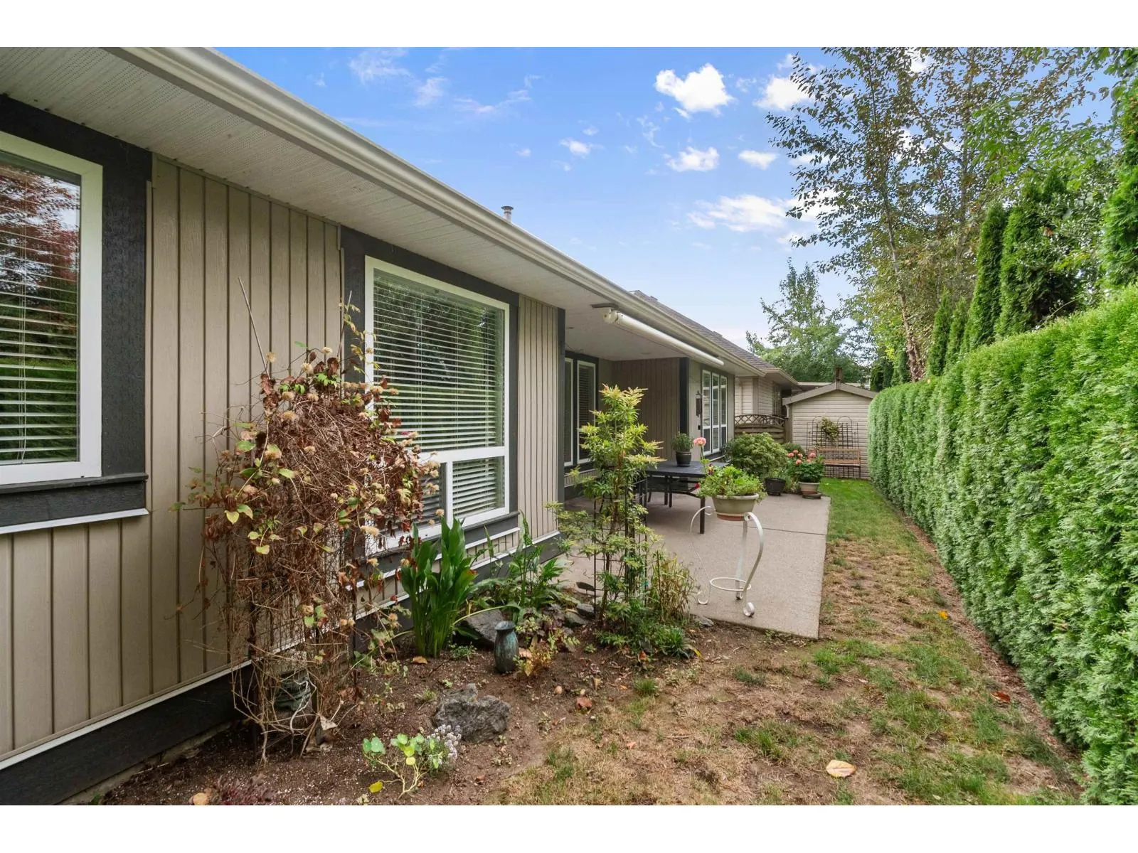 2 46271 RIVERSIDE DRIVE|Chilliwack Proper East