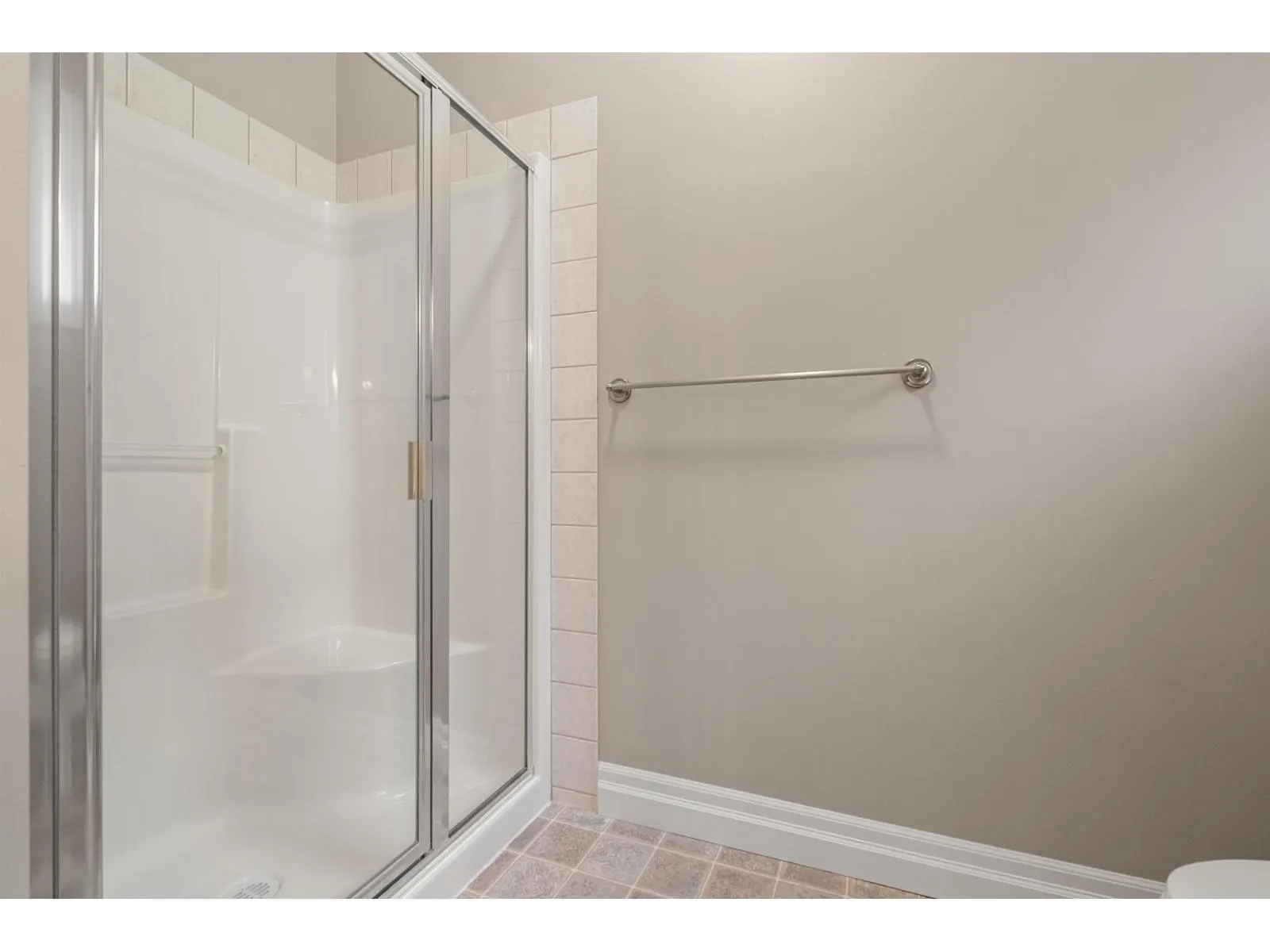 2 46271 RIVERSIDE DRIVE|Chilliwack Proper East