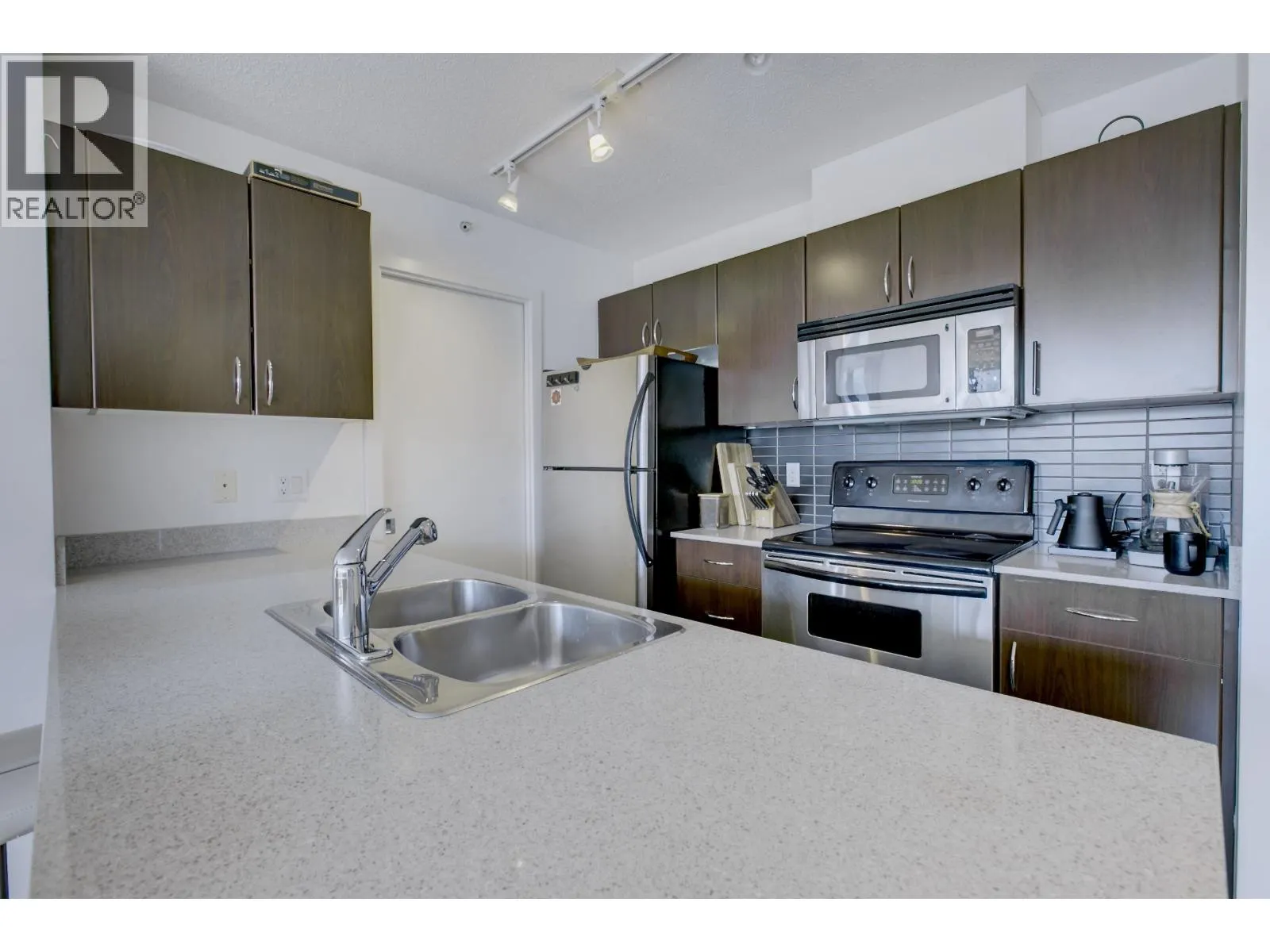 1303 938 SMITHE STREET